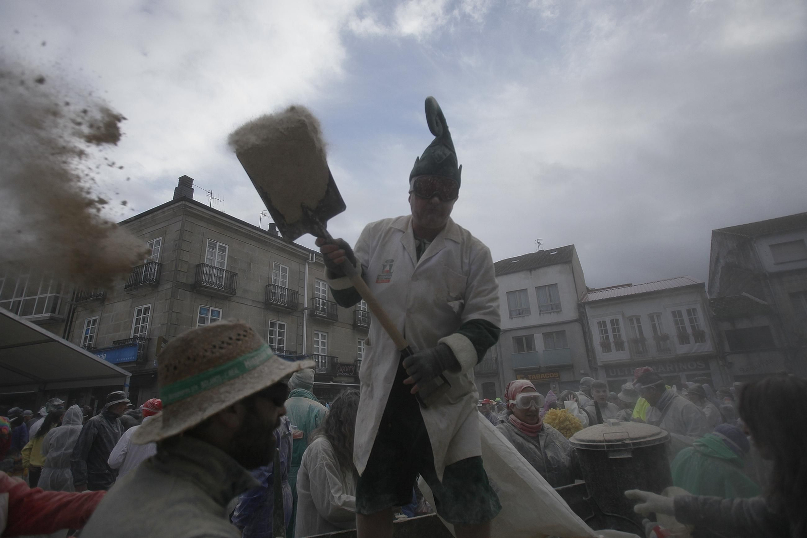 Galería | Los entroideiros conquistan Xinzo en el Domingo de Fareleiro