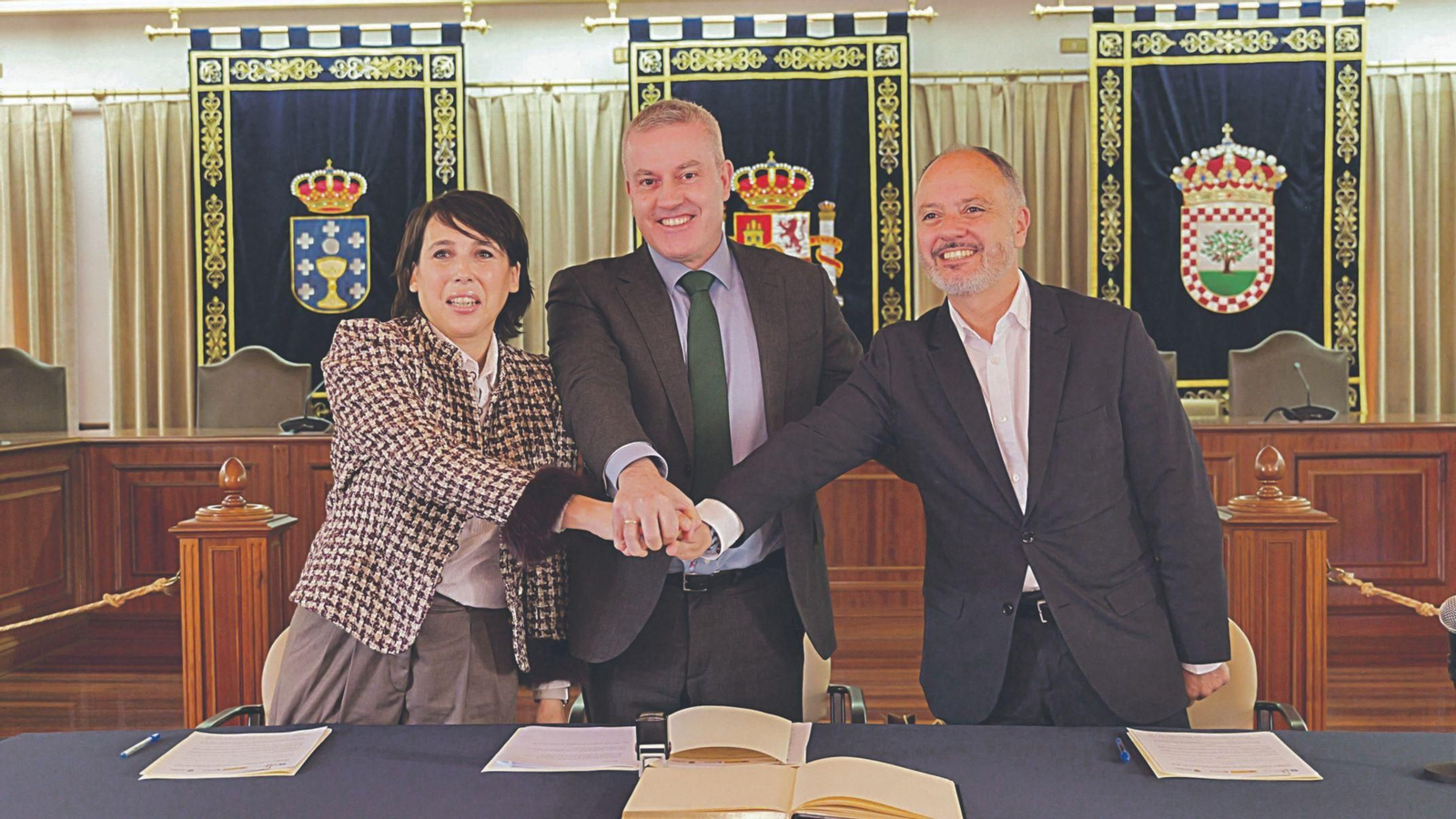 Firma del acuerdo en febrero 2026, entre Lorenzana (Xunta), Piña (alcalde A Caniza), y Regades (Zona Franca).
