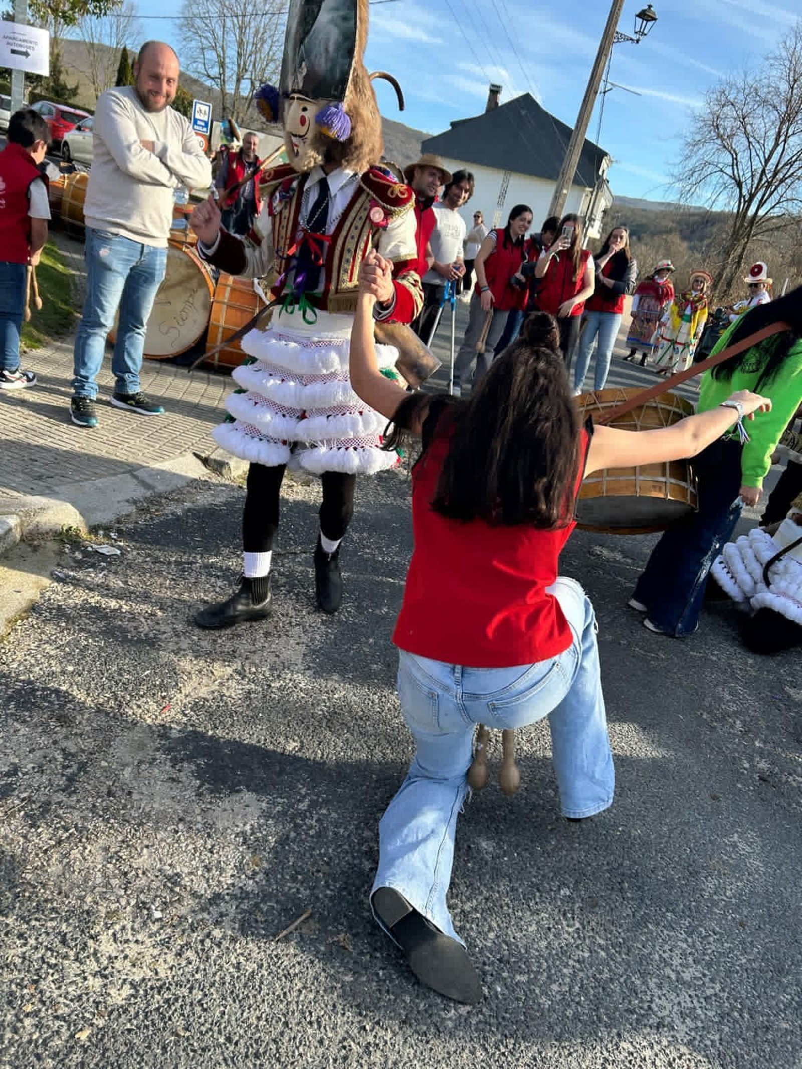 A Veiga culmina el Entroido de la provincia con su gran “Xuntanza”