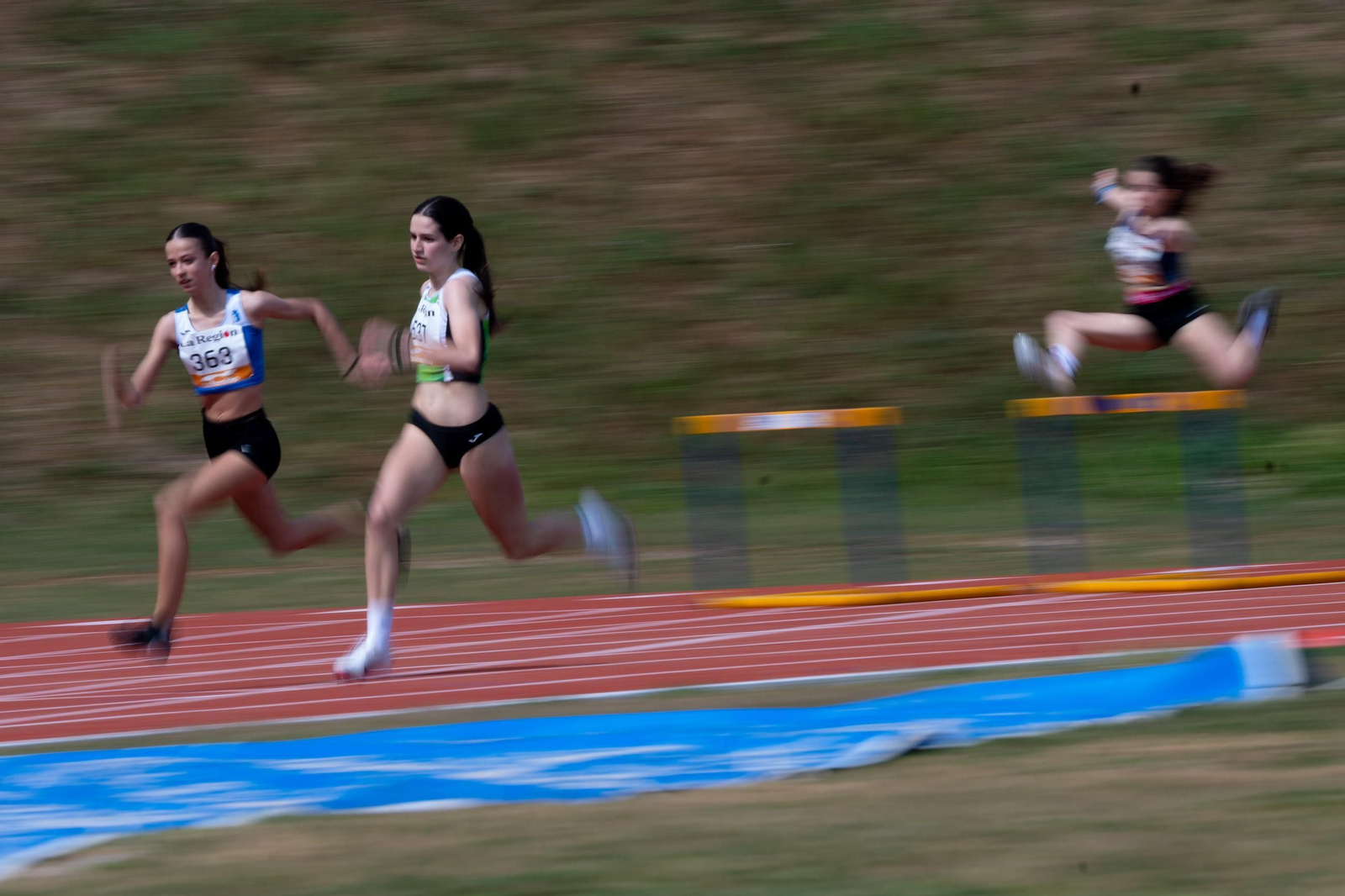 Galería | El atletismo ourensano disfruta en el 1er Trofeo Germán González