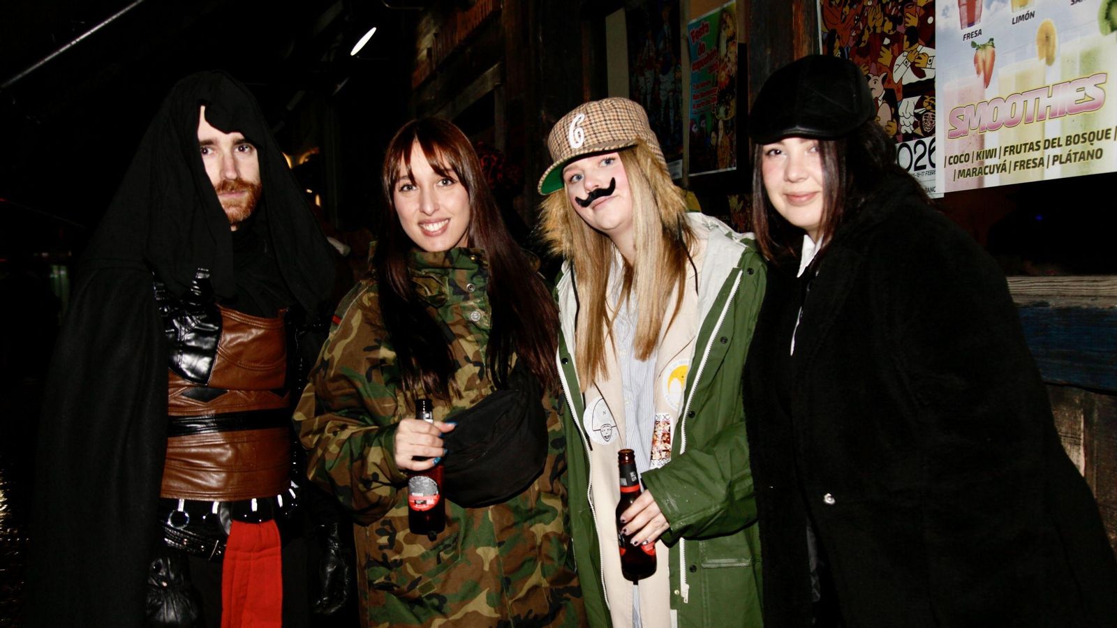 As mulleres tamén pisan forte no Xoves de Compadre e locen “bigote”.