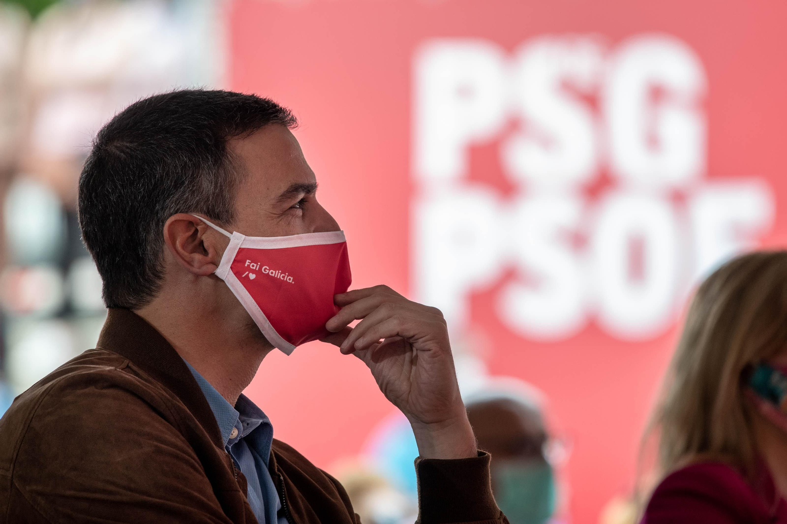 OURENSE (XARDÍNS DO POSÍO). 27/06/2020. OURENSE. El presidente del gobierno, Pedro Sánchez, acompaña al candidato a la Xunta de Galicia, Gonzalo Caballero y a Marina Ortega en un mitin del PSdeG-PSOE. FOTO: ÓSCAR PINAL