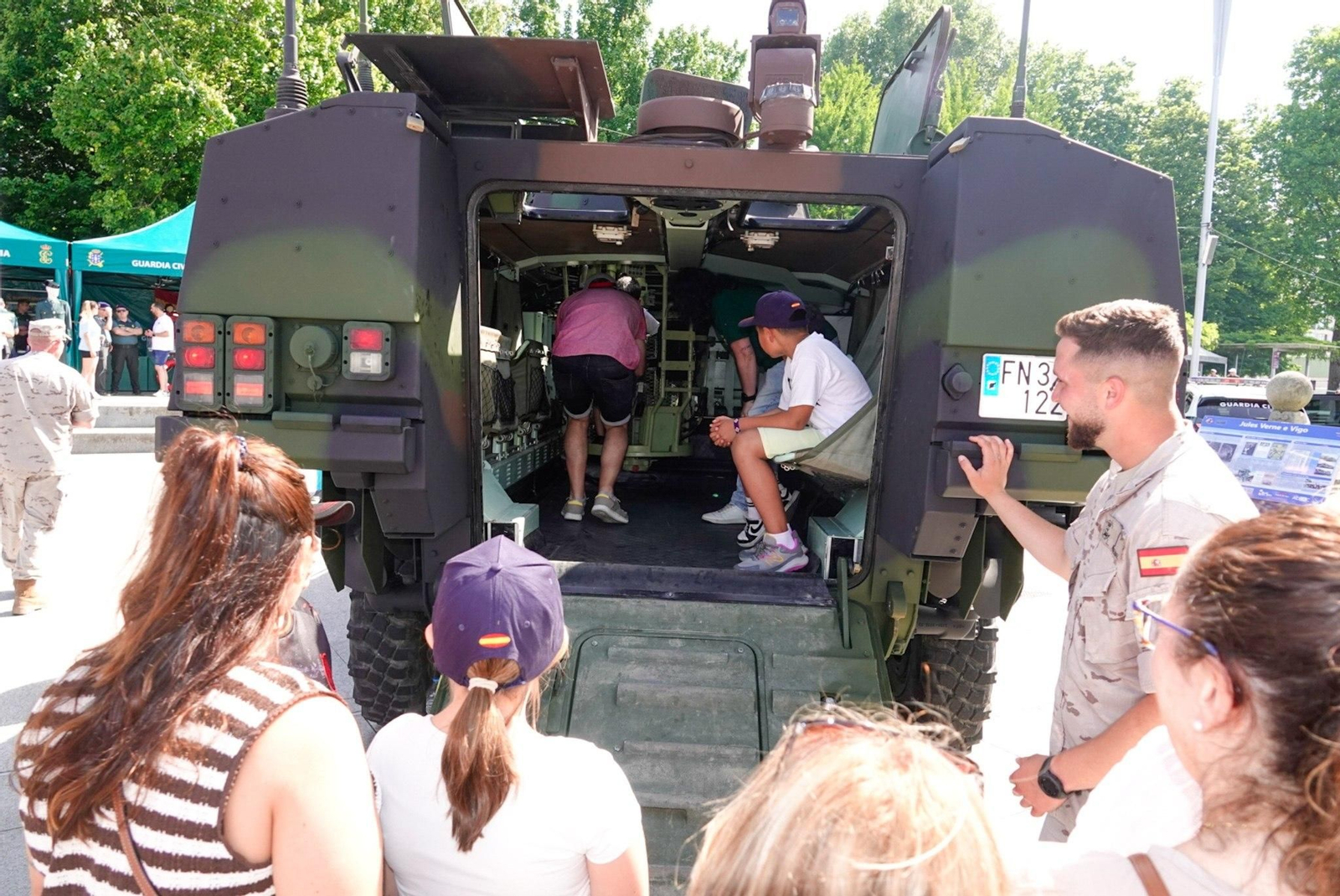Galería | Comienza la programación del Día de las Fuerzas Armadas en Vigo