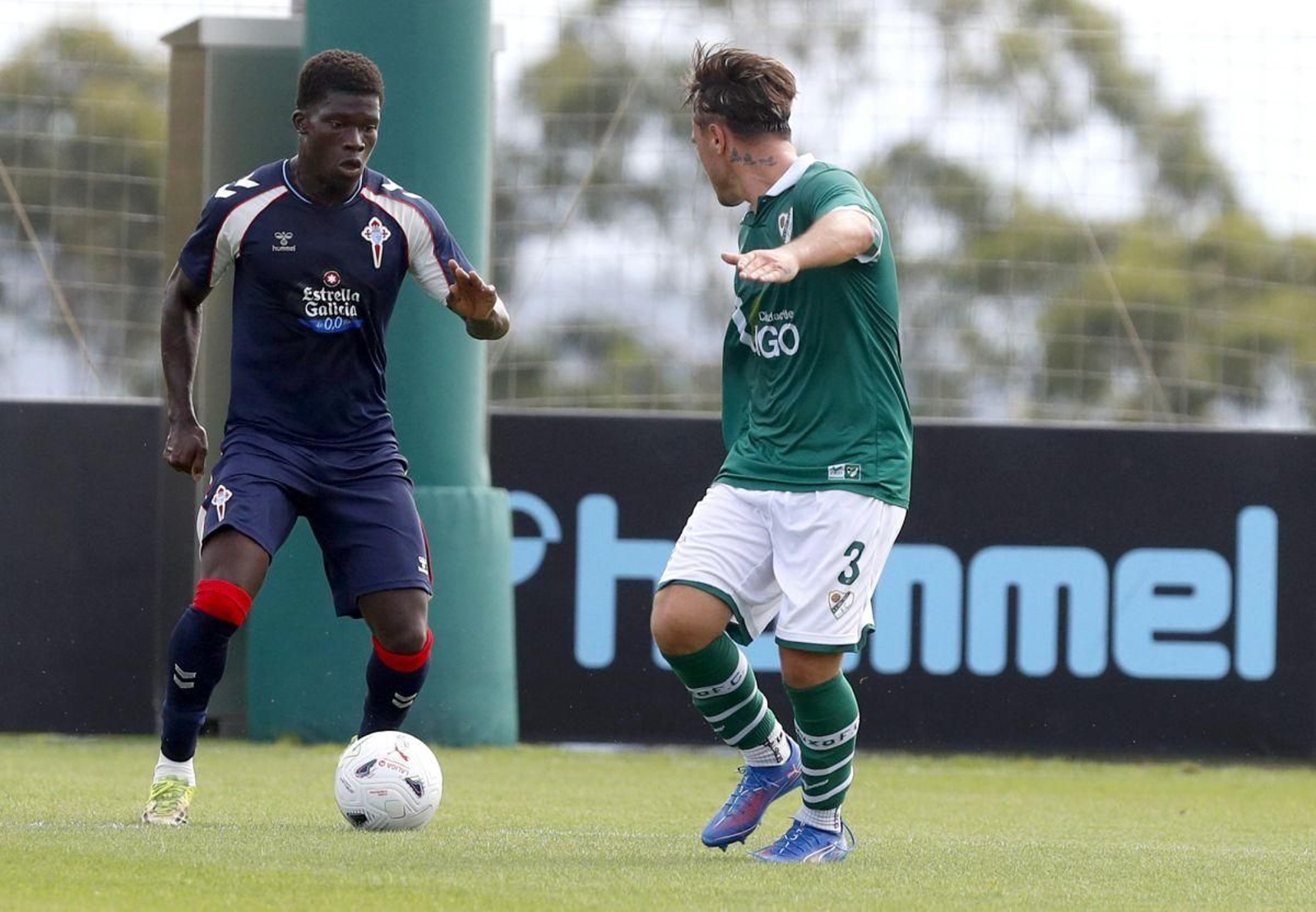 Vlad Silva, en el partido de pretemporada ante el Coruxo.