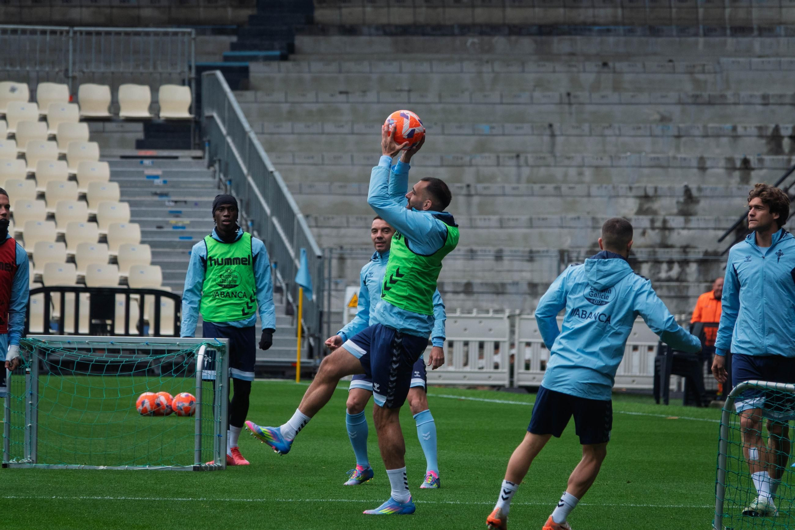 Galería | Entrenamiento multitudinario del Celta en Balaídos