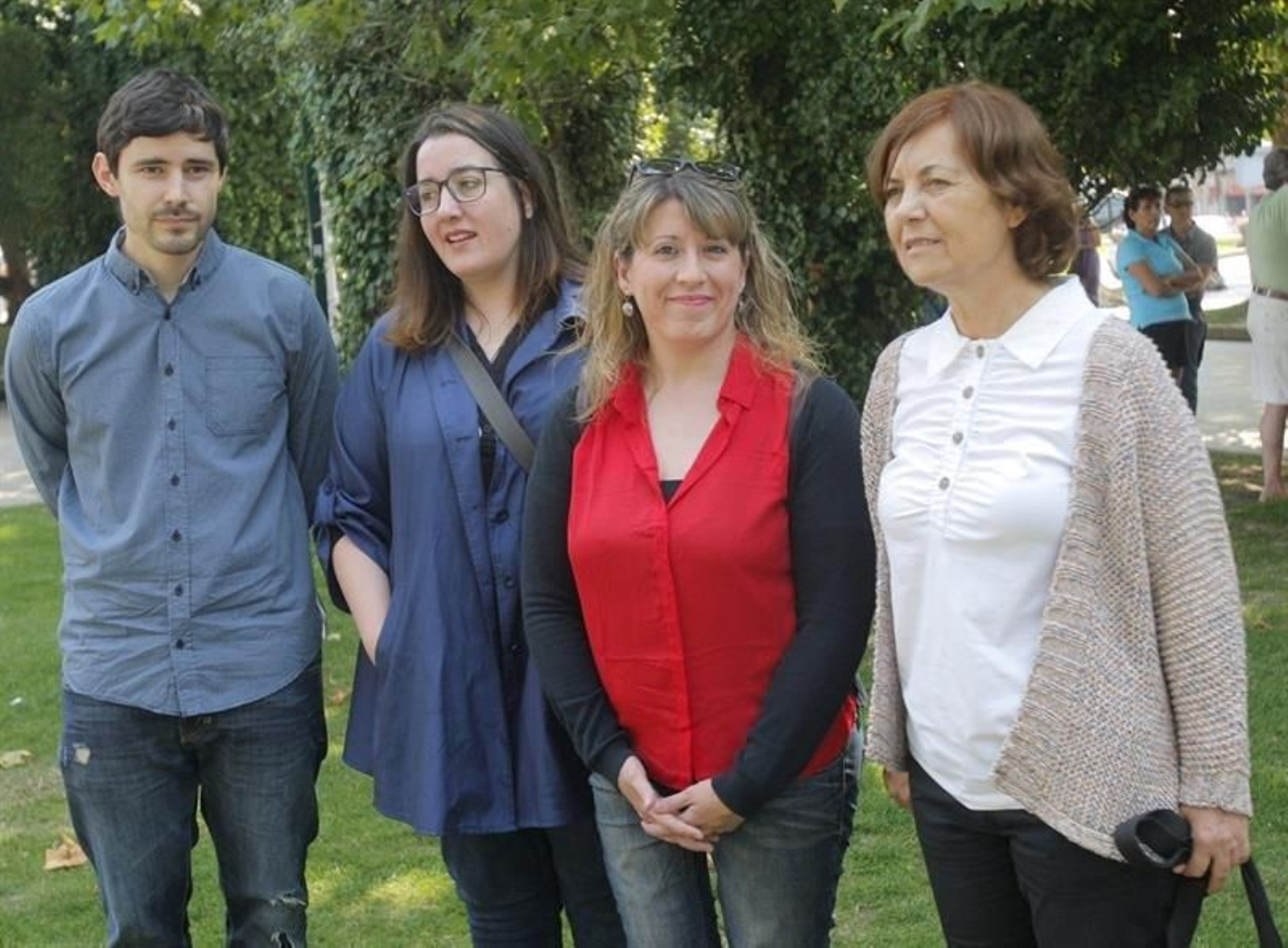 La secretaria General de Podemos en Galicia, Carmen Santos y candidata por Pontevedra para las primarias de En Marea presenta esta mañana en Santiago a los candidatos del resto de las provincias gallegas, Alejandro Hermida, Ourense; Natalia Prieto,