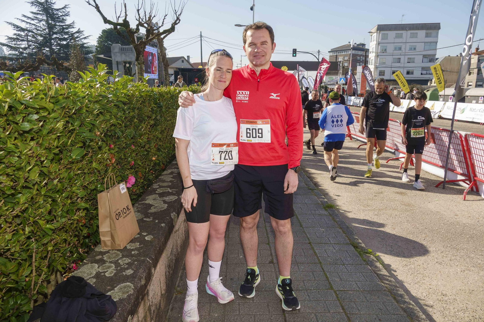 Galería | Pequeños y mayores se divierten en la 10K de Porriño