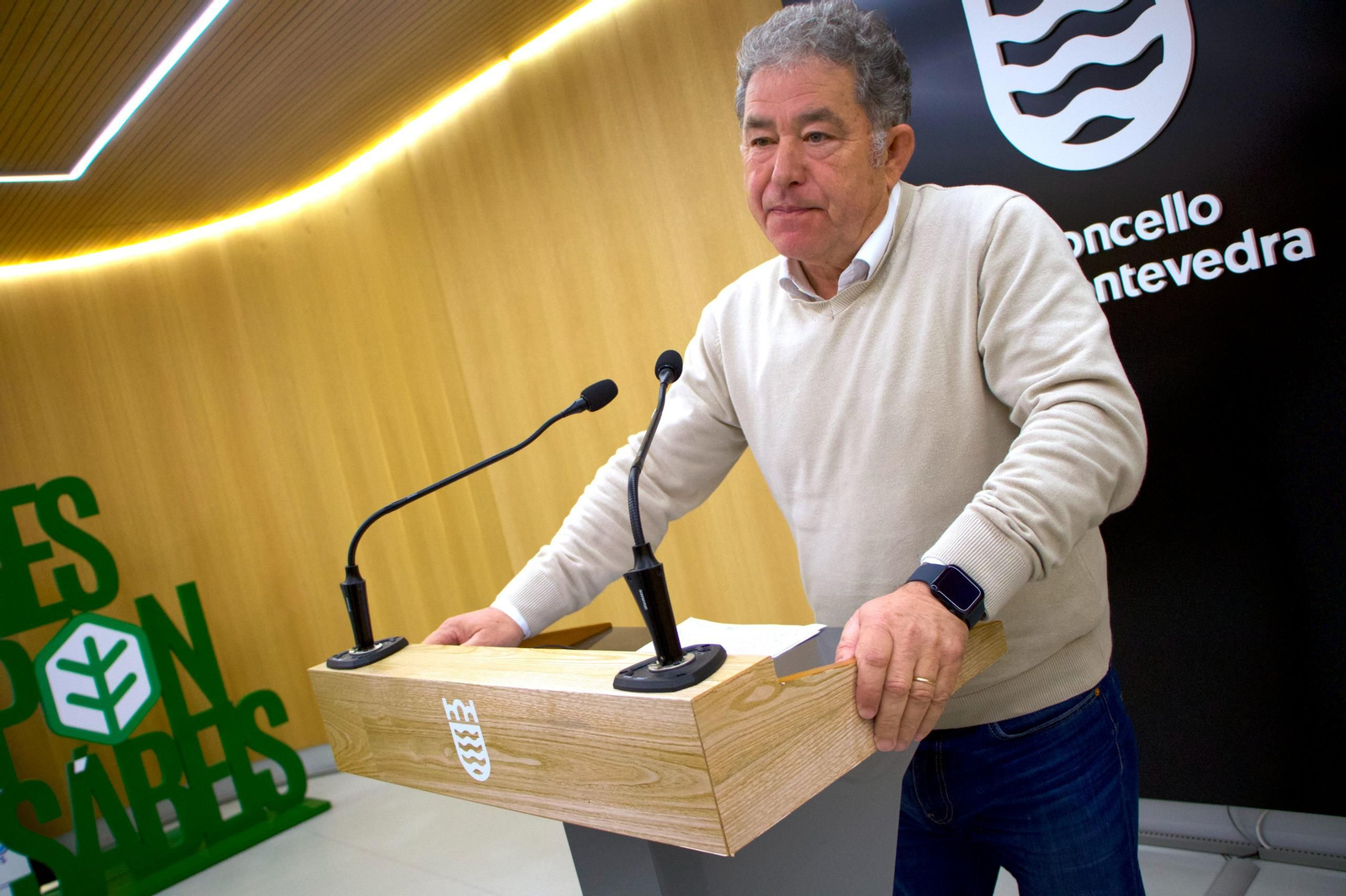 Fernández Lores facendo a valoración dos orzamentos da Xunta do vindeiro ano.