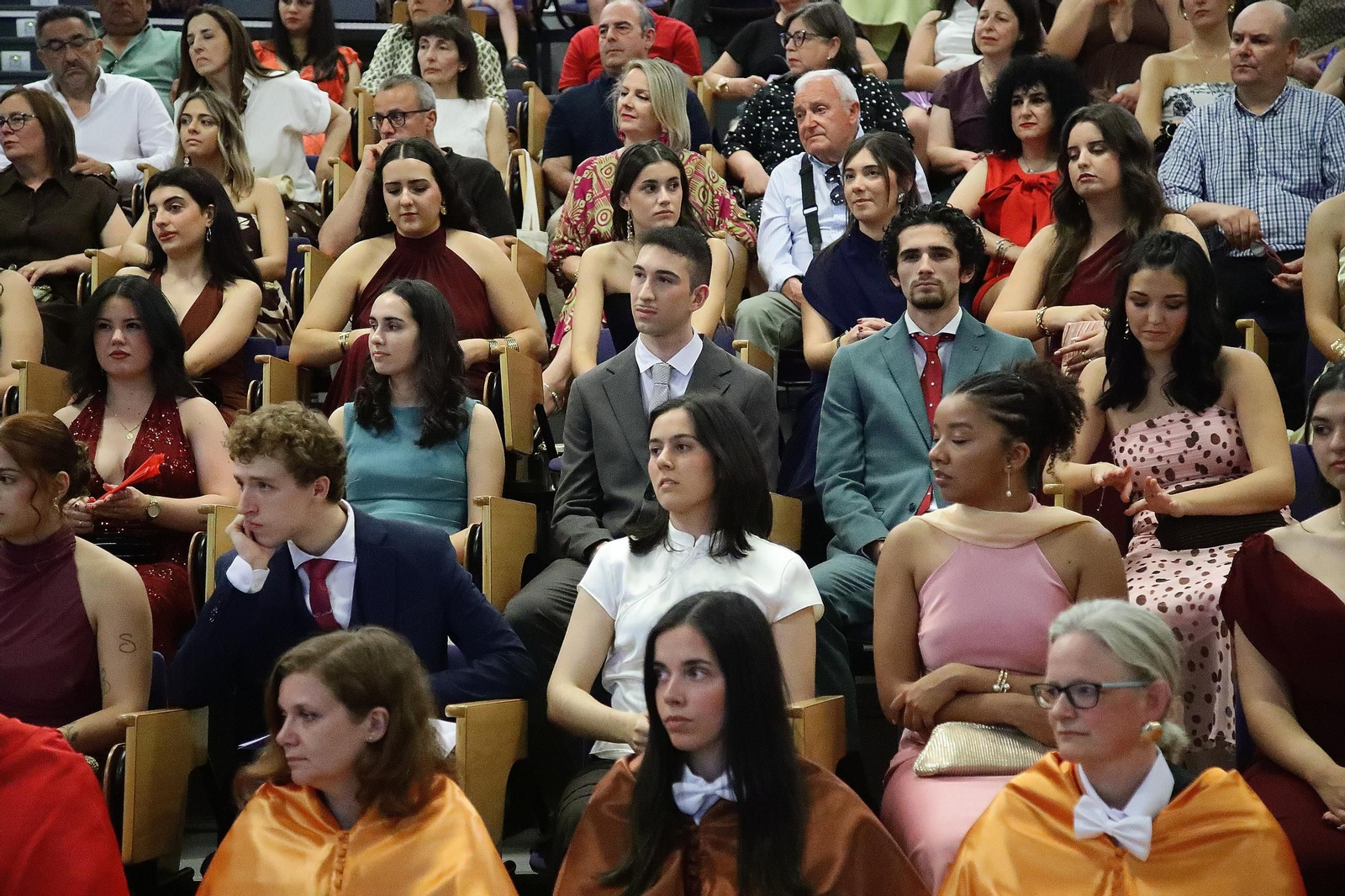 Galería | Los primeros graduados en Relaciones Internacionales por la UVigo Campus Ourense se despiden de la etapa universitaria