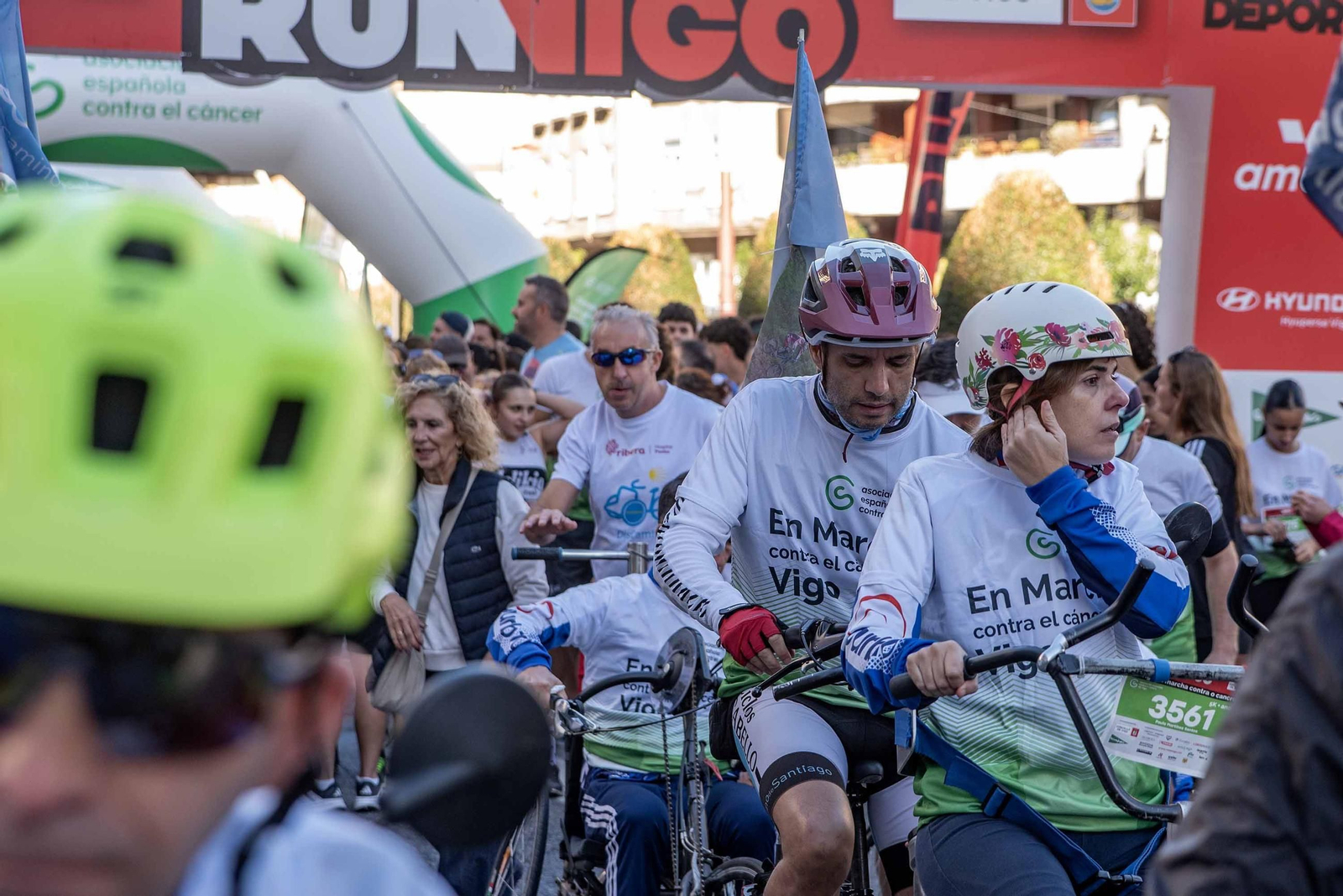 Galería | La Vigo en Marcha contra o Cancro congrega a 3.000 personas en su primera edición