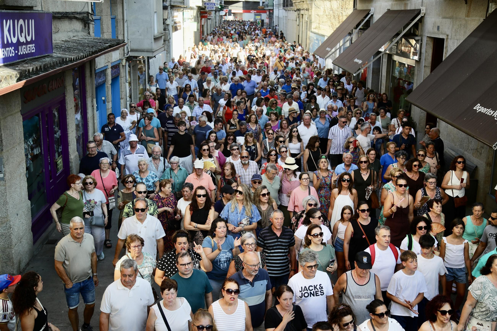 Galería | Verín sale a la calle para defender su hospital y reclamar la reactivación de servicios