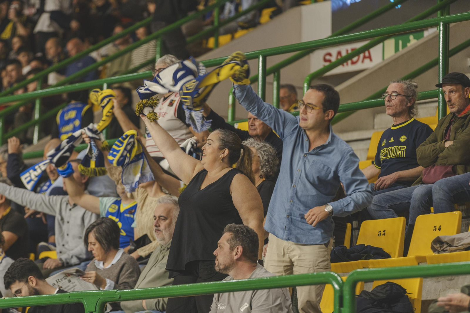 Galería | El COB asusta los fantasmas en Samaín y logra la victoria ante el Fibwi