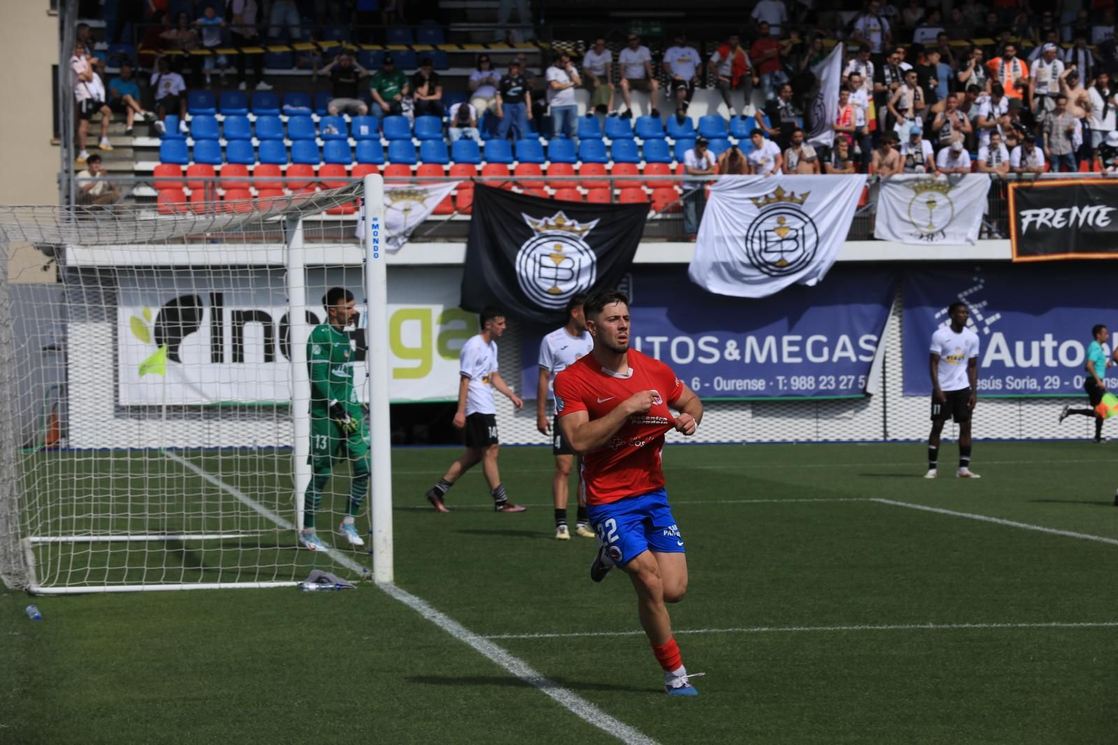 Galería | Las mejores jugadas del partido entre la UD Ourense y la UB Conquense, en imágenes