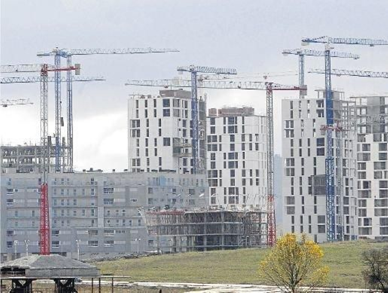 Grupo de viviendas residenciales en construcción