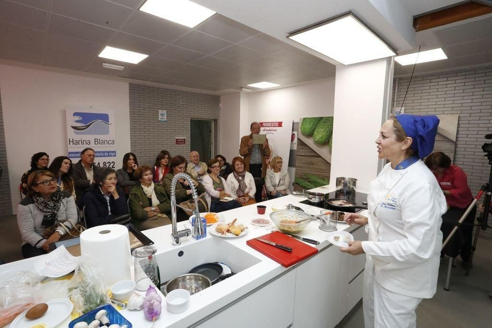 Elena Zulueta de Madariaga captó la atención del público en su primera demostración.