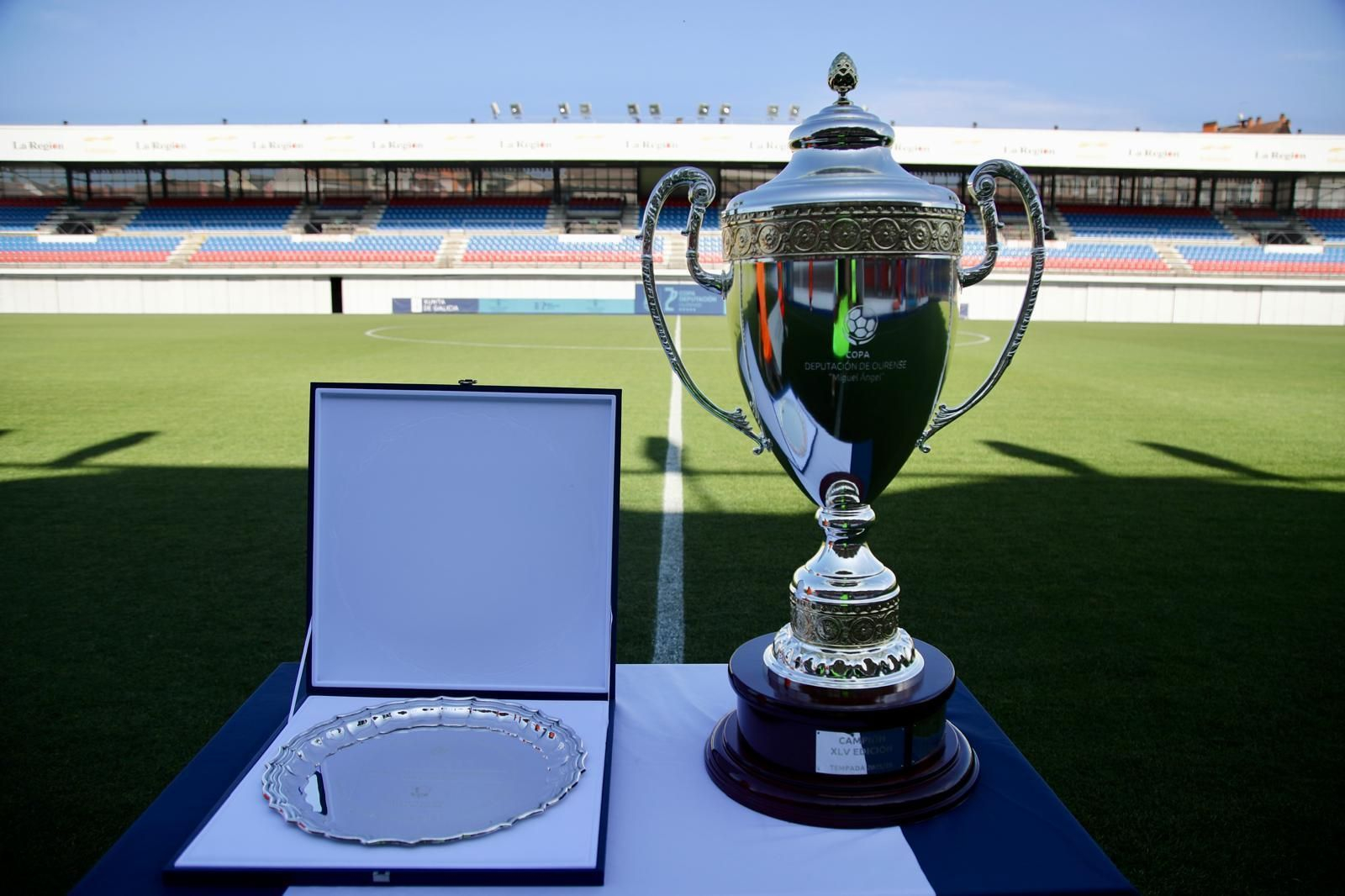 Galería | El Cented Academy conquista la Copa Diputación ante el calor de O Couto