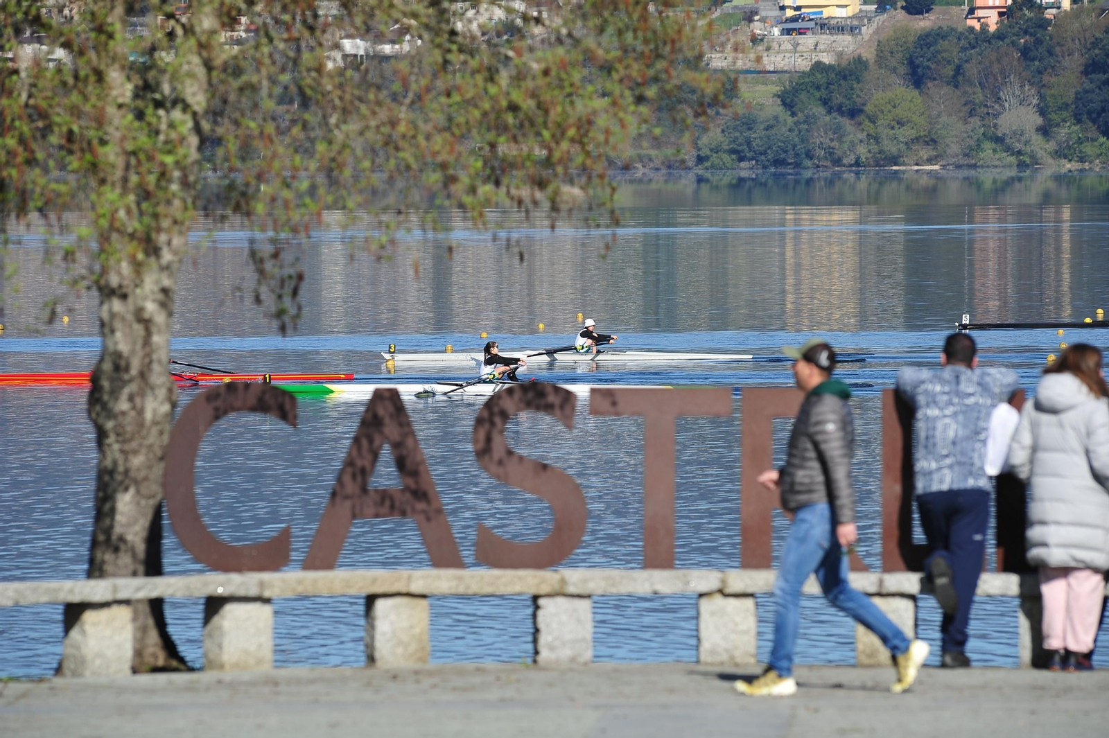 Galería | El Club Naútico Castrelo de Miño sede de la segunda jornada de la Liga Gallega de Remo