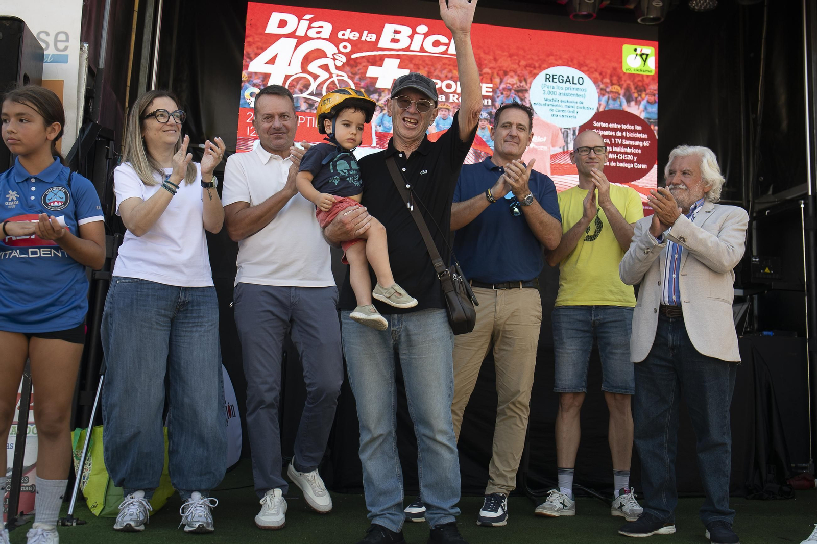 Galería | Ourense disfruta de un Día da Bici con sol, ambiente familiar y regalos