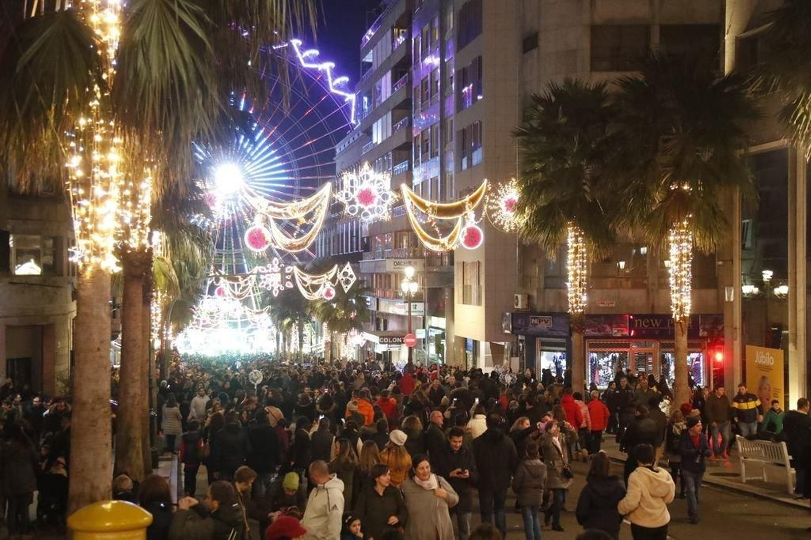 Los turistas invaden Vigo en el Puente186