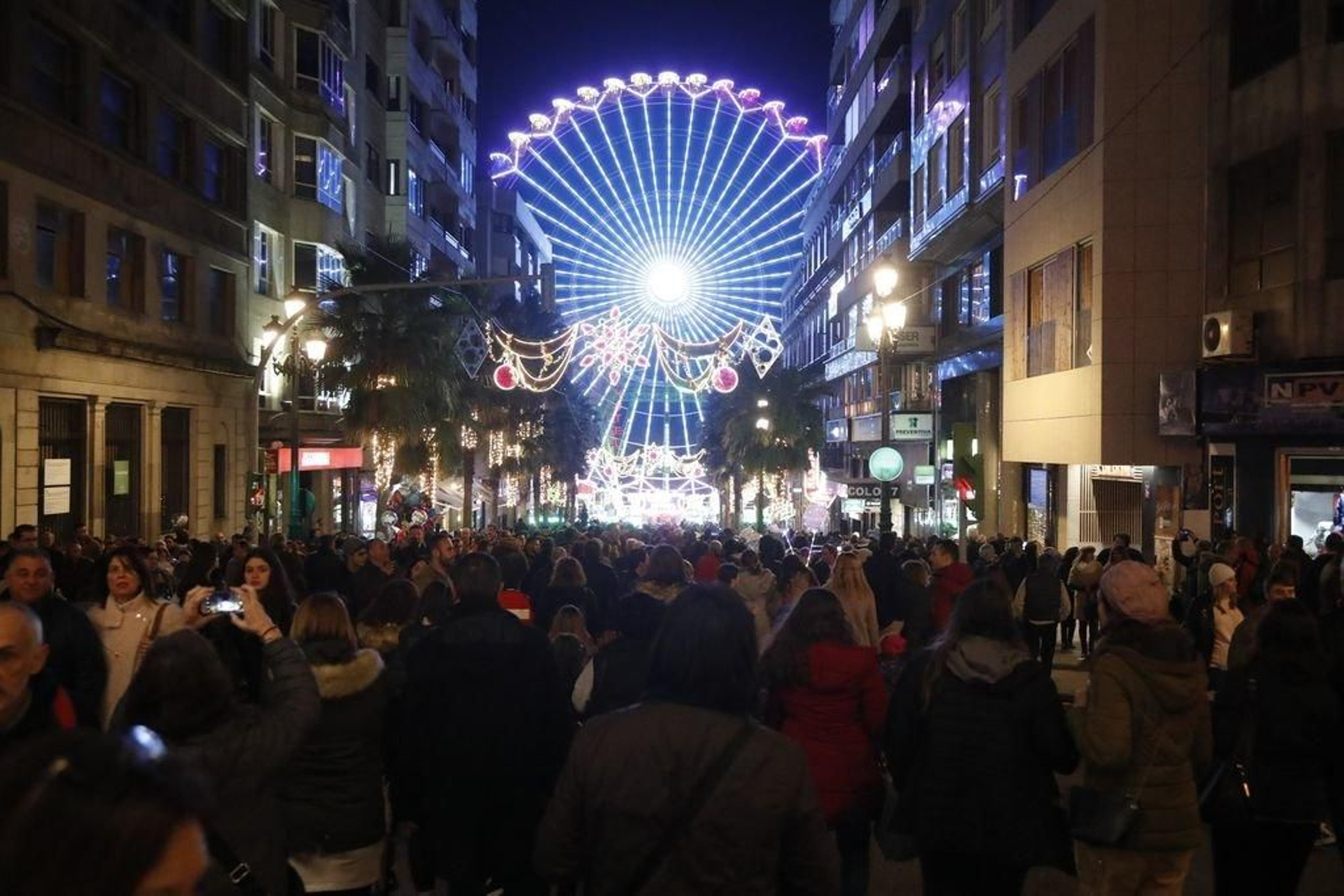 Los turistas invaden Vigo en el Puente173