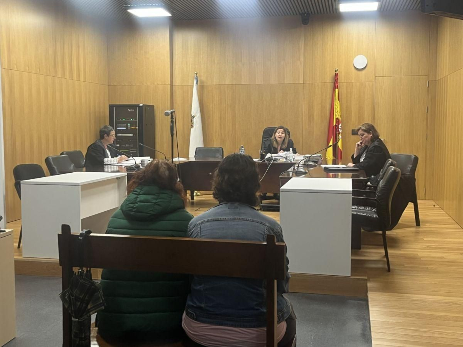 Las acusadas, en el juicio de ayer.
