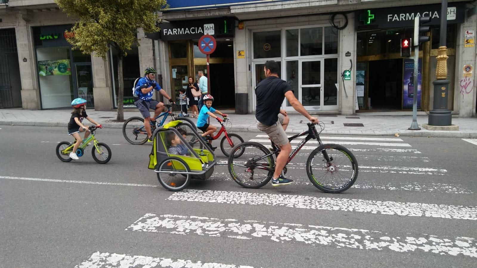 Algunos incluso pedalean estilo remolque.