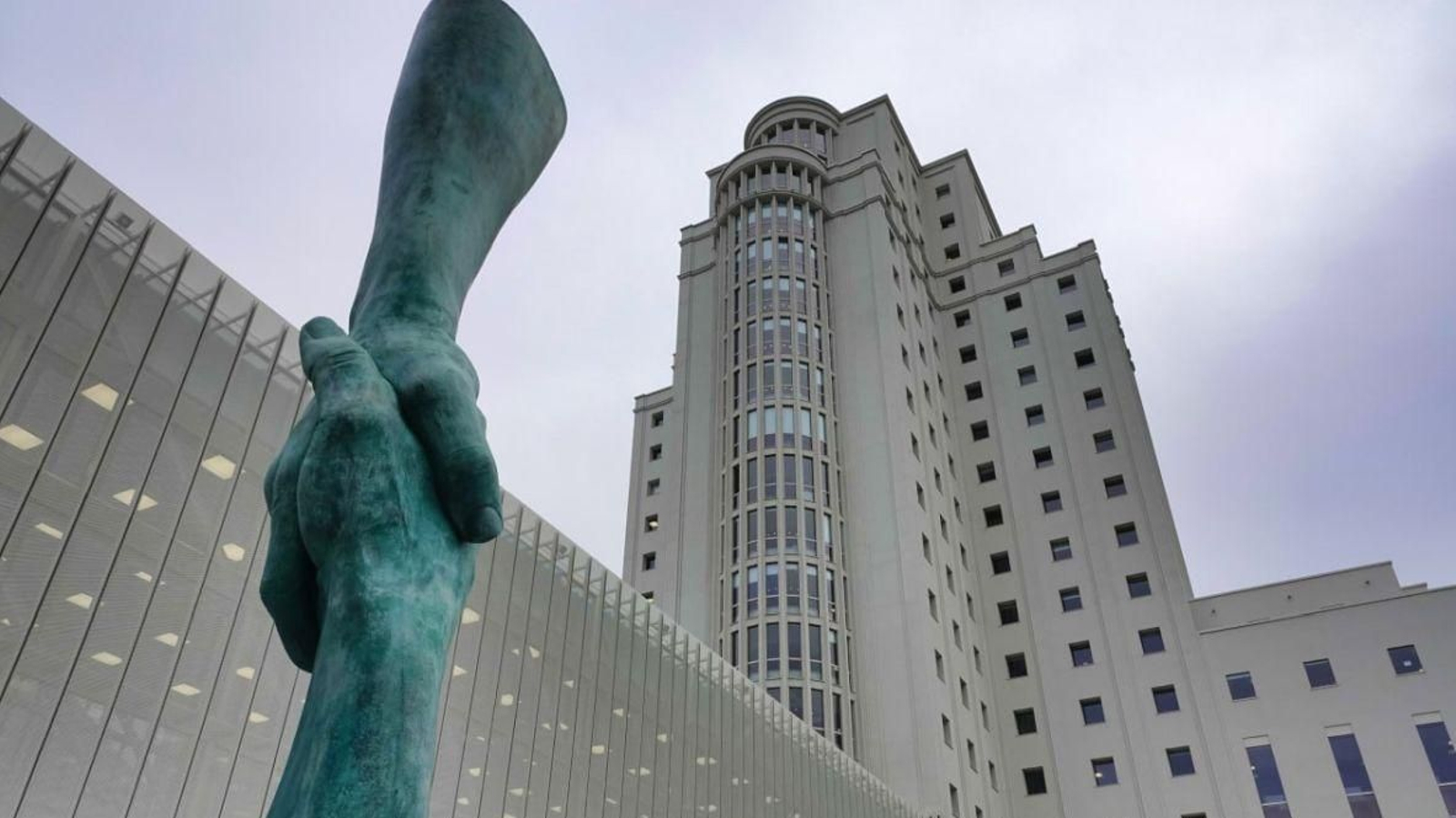 La Audiencia condena al menor a ocho meses de libertad vigilada.