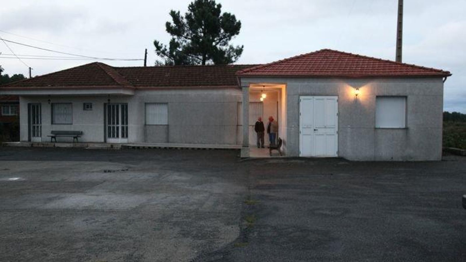 As Marabillas, Cartelle. 29-10-2015. Velatorio vecinal. Paz