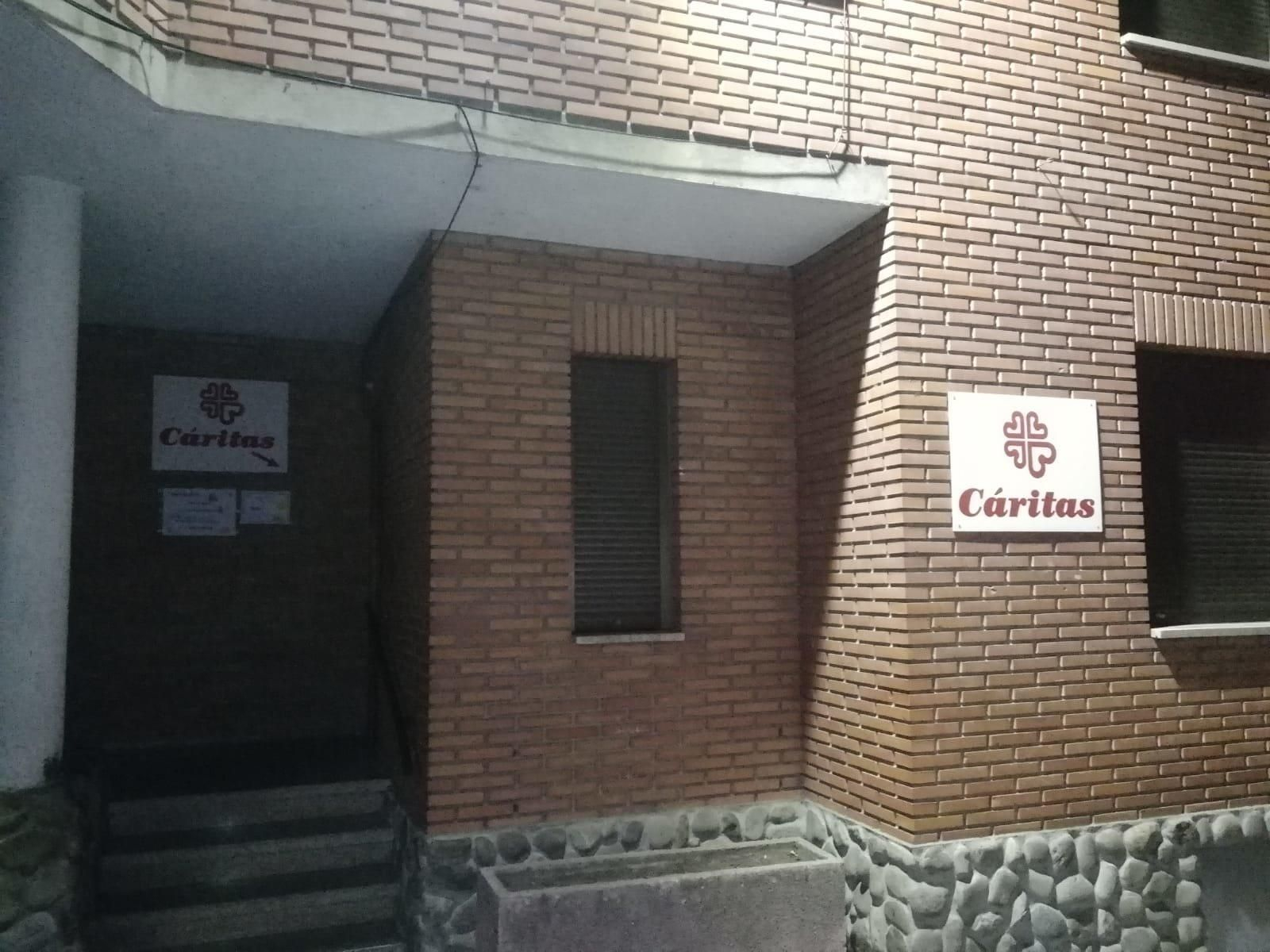 Exterior de la sede de Cáritas Interparroquial, en O Barco de Valdeorras.