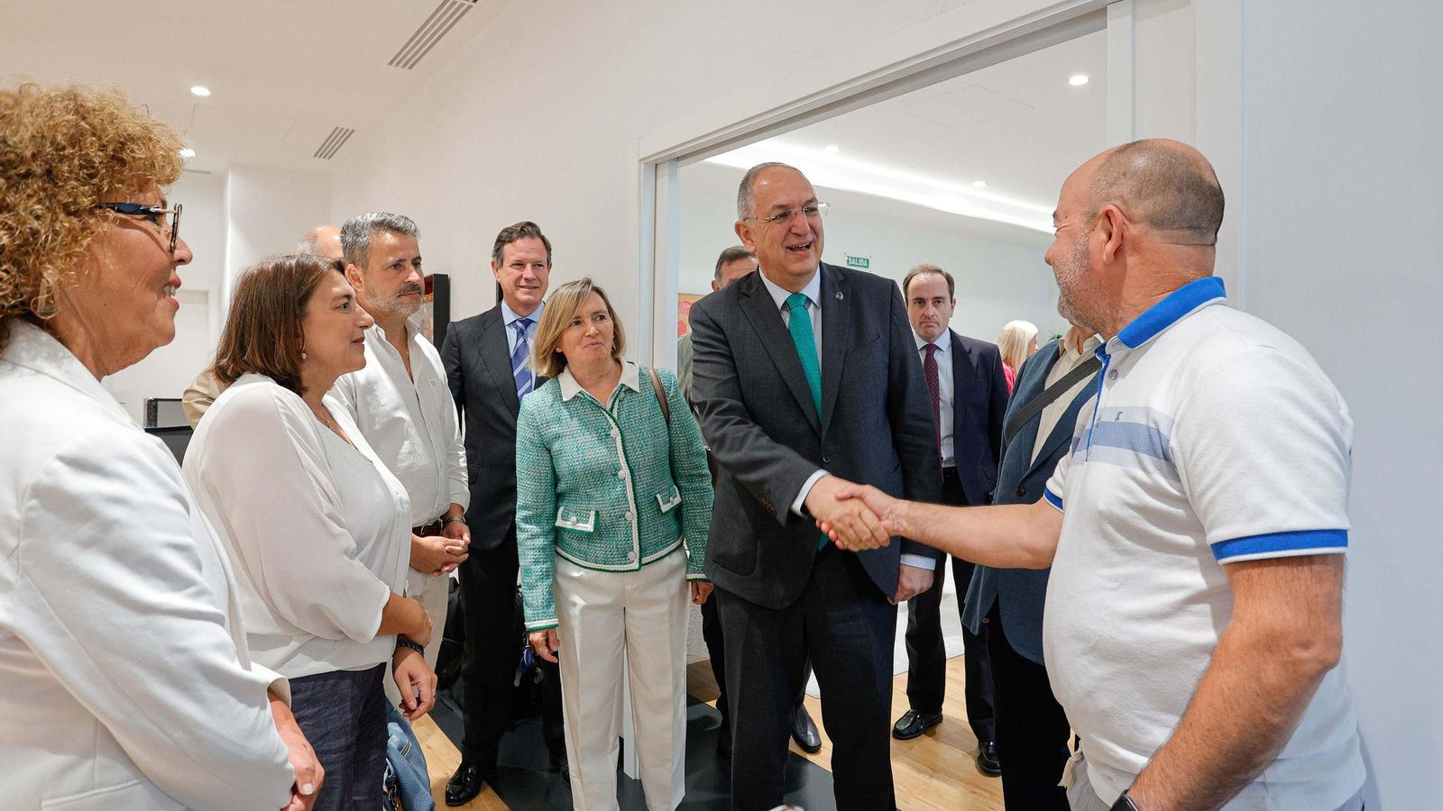 El comisario de Pesca mantuvo ayer en Vigo varias reuniones con el sector pesquero.