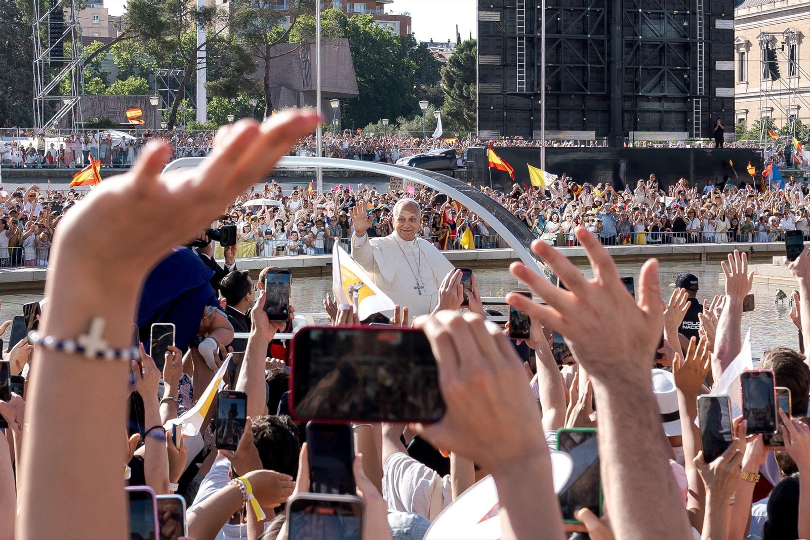 Galería | La segunda jornada del papa León XIV en Madrid, en fotos