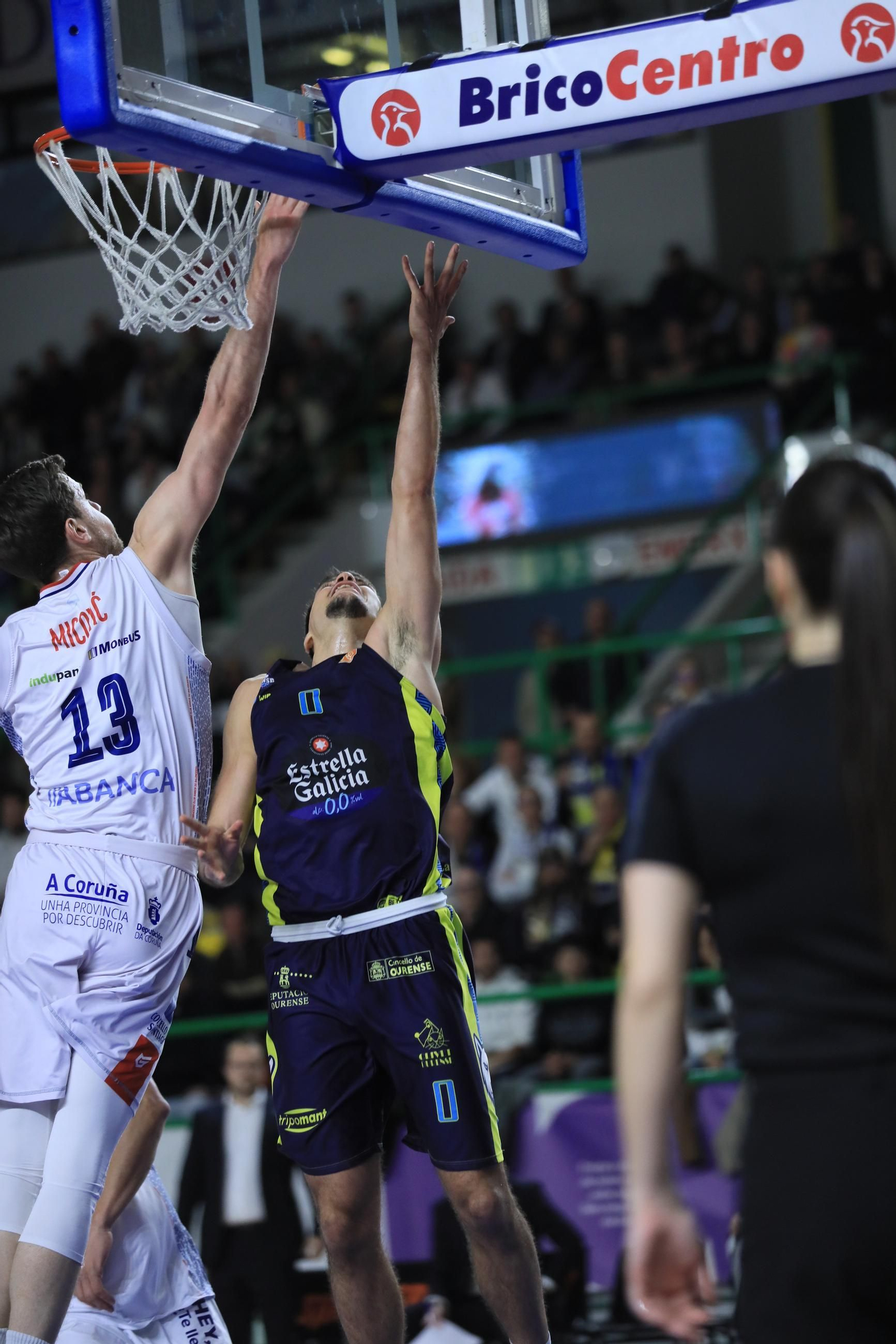 Galería | El Pazo, a reventar para el derbi COB-Obradoiro