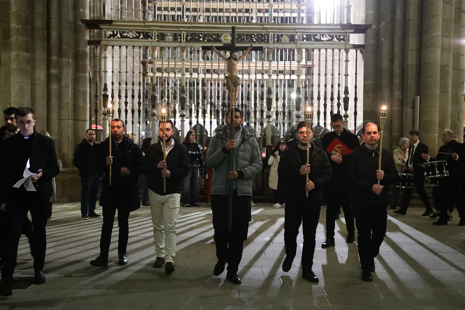 Galería | El via crucis del Cristo de los Desamparados, en fotos