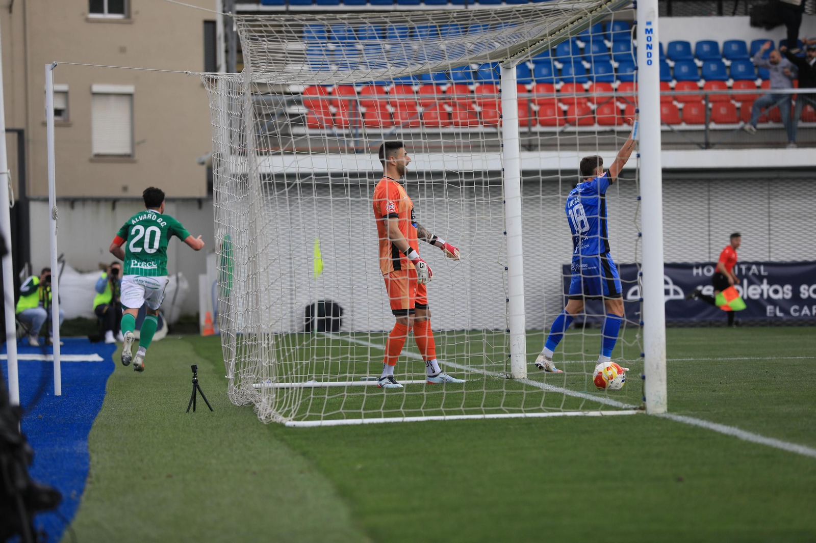 Galería | Así se vivió el derbi gallego en O Couto, en imágenes