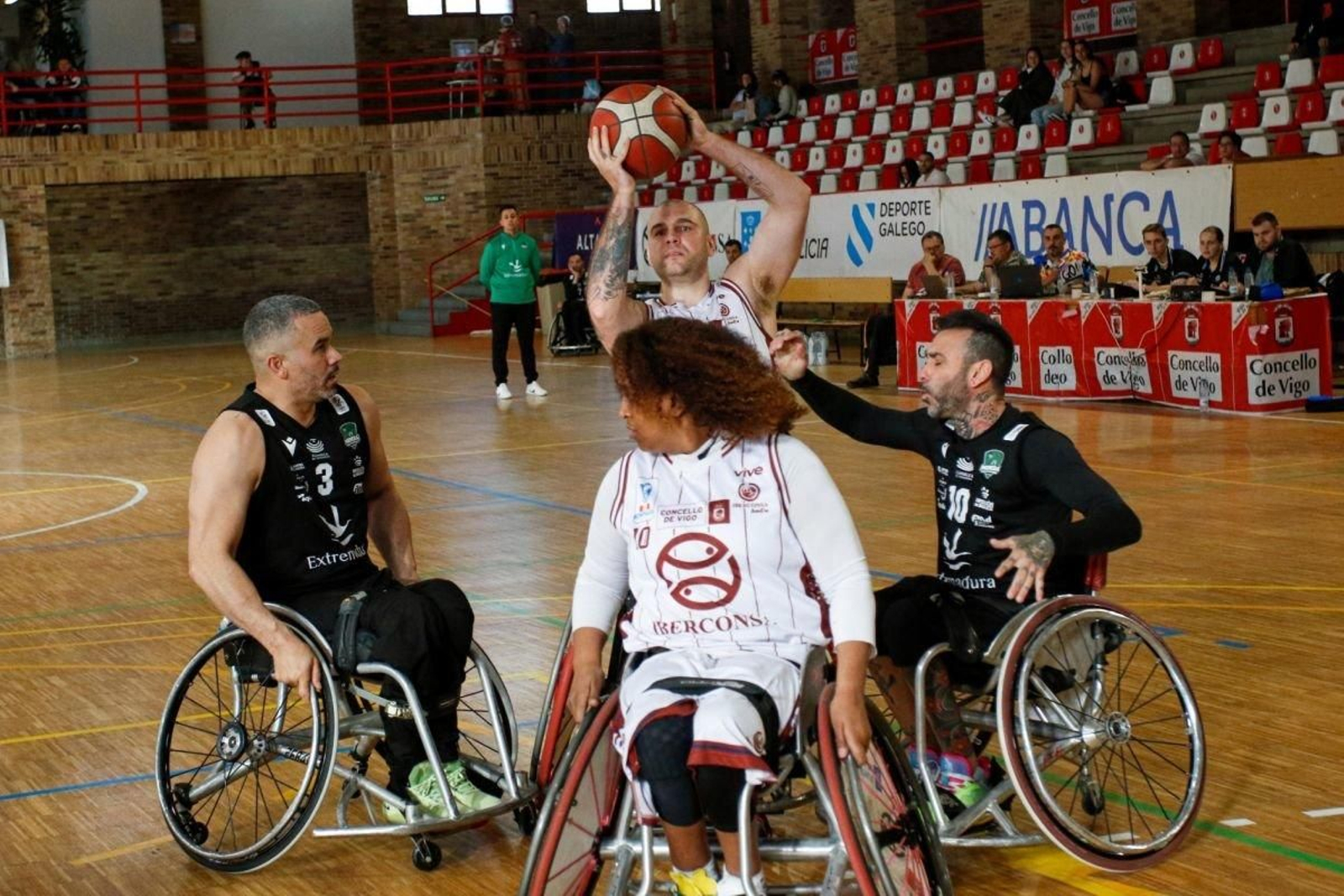 Agustín Alejos y Nagwa Brown, en un partido anterior del Amfiv.