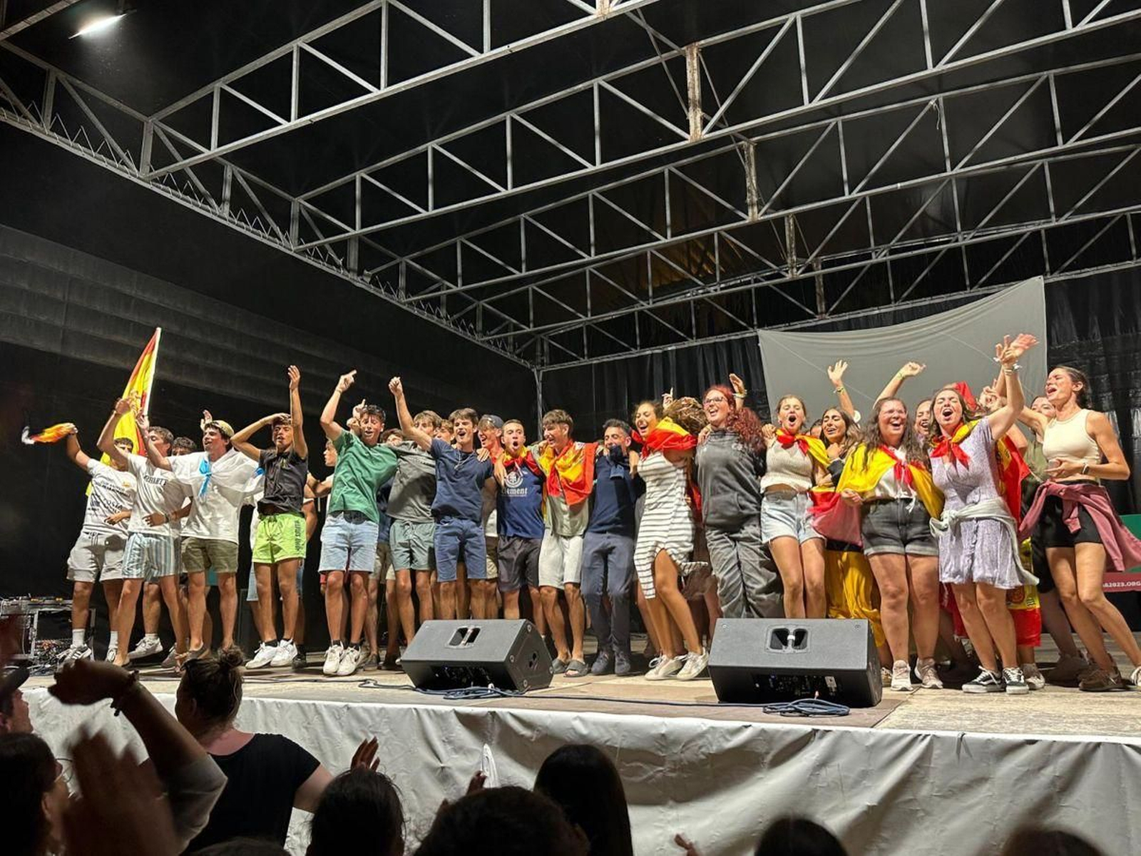 Los participantes no solo se dedican a reforzar su fe, sino también a crear amistades internacionales en los encuentros comunes y en los lugares donde se hospedan.