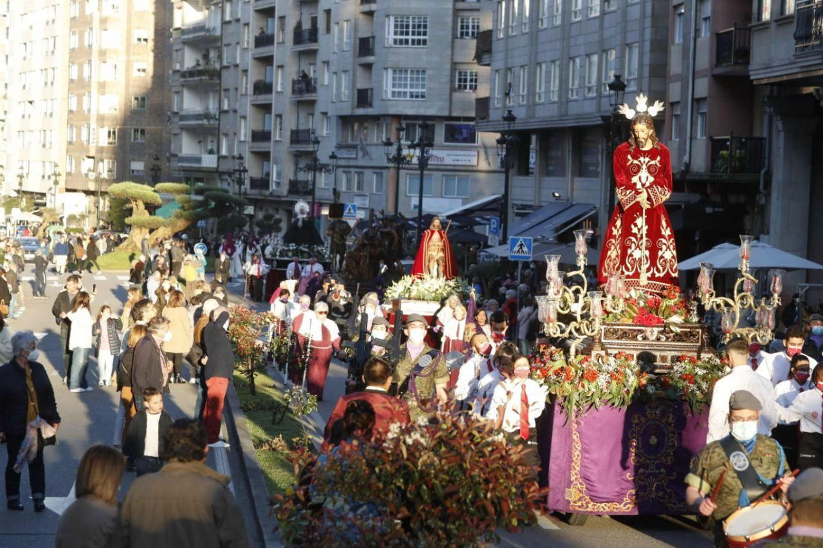 Este Jueves Santo la procesión de la Pasión acogió centenares de fieles