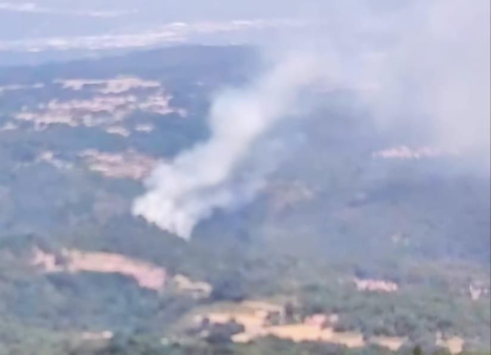 Incendio orginado en Requeixo de Queiroás, en Allariz.