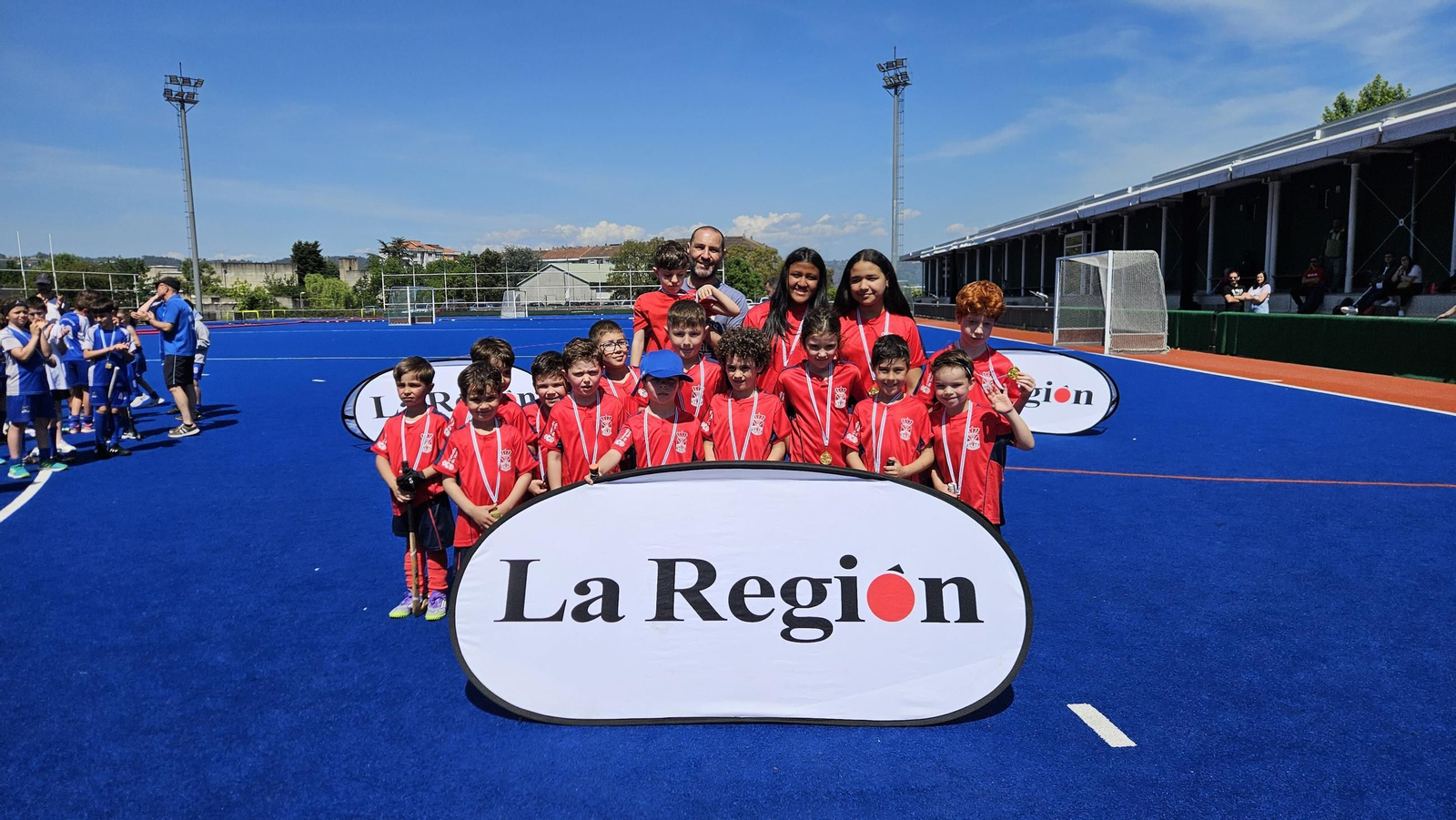 Galería | La cantera del hockey hierba ourensana disfruta con el Torneo + Deporte La Región