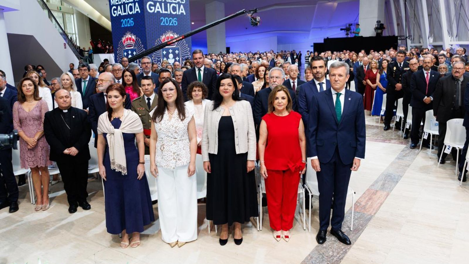 Las galardonadas con las Medallas de Galicia junto al presidente Alfonso Rueda