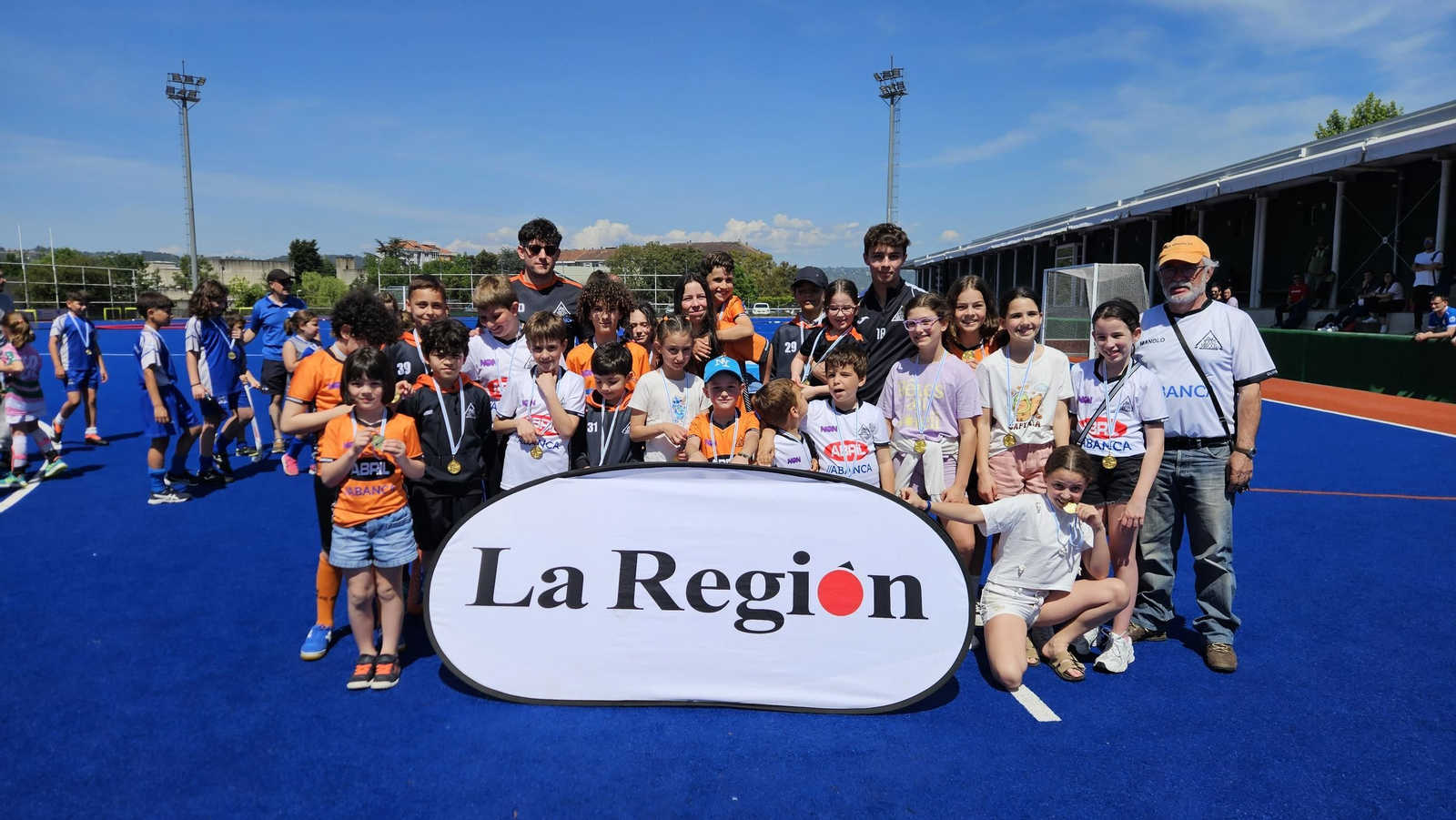 Galería | La cantera del hockey hierba ourensana disfruta con el Torneo + Deporte La Región