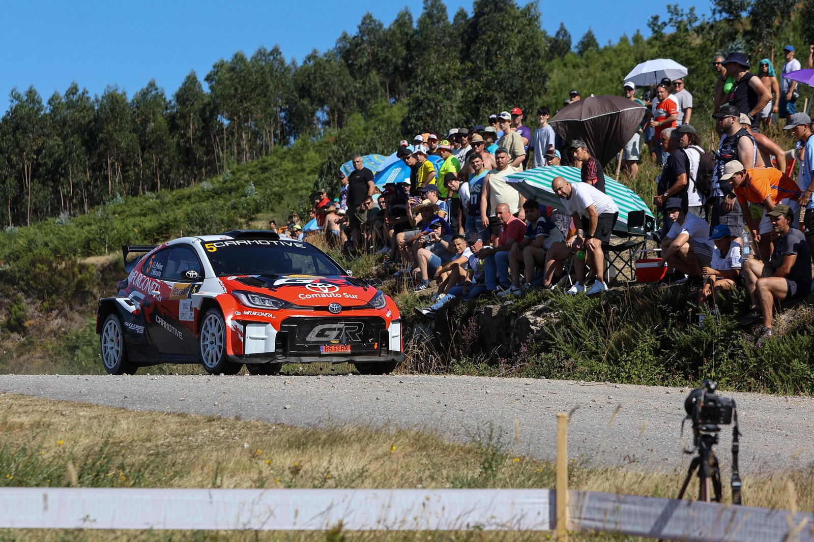 Galería | Los coches se apoderan de Vigo en el primer día del Rally Rías Baixas