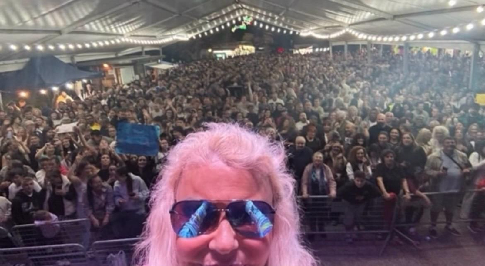 El “selfie” que se hizo Leticia Sabater durante el concierto de Chapela.