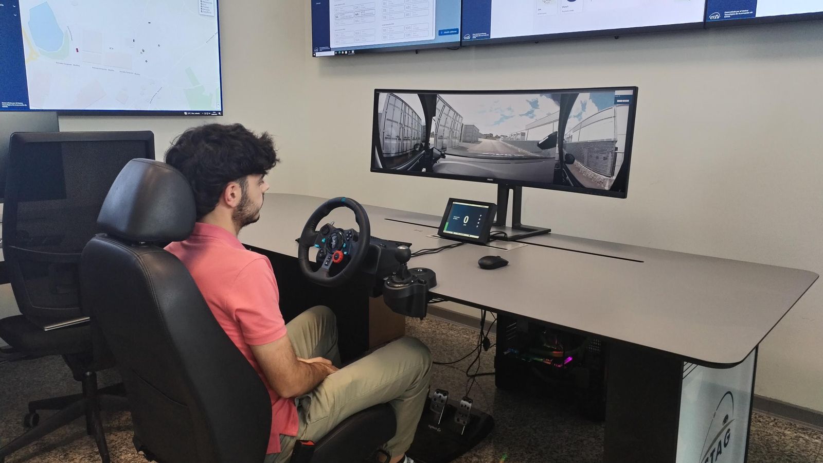 Demostración de conducción en remoto controlada desde CTAG.