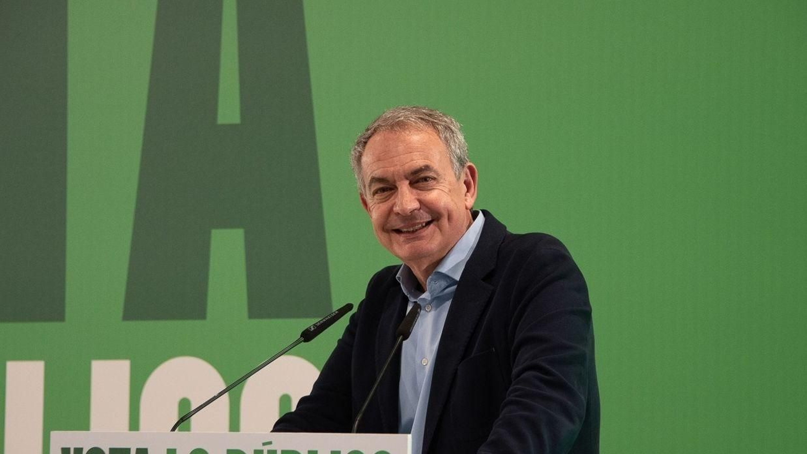 El expresidente del Gobierno José Luis Rodríguez Zapatero participa en un acto público en Almería.