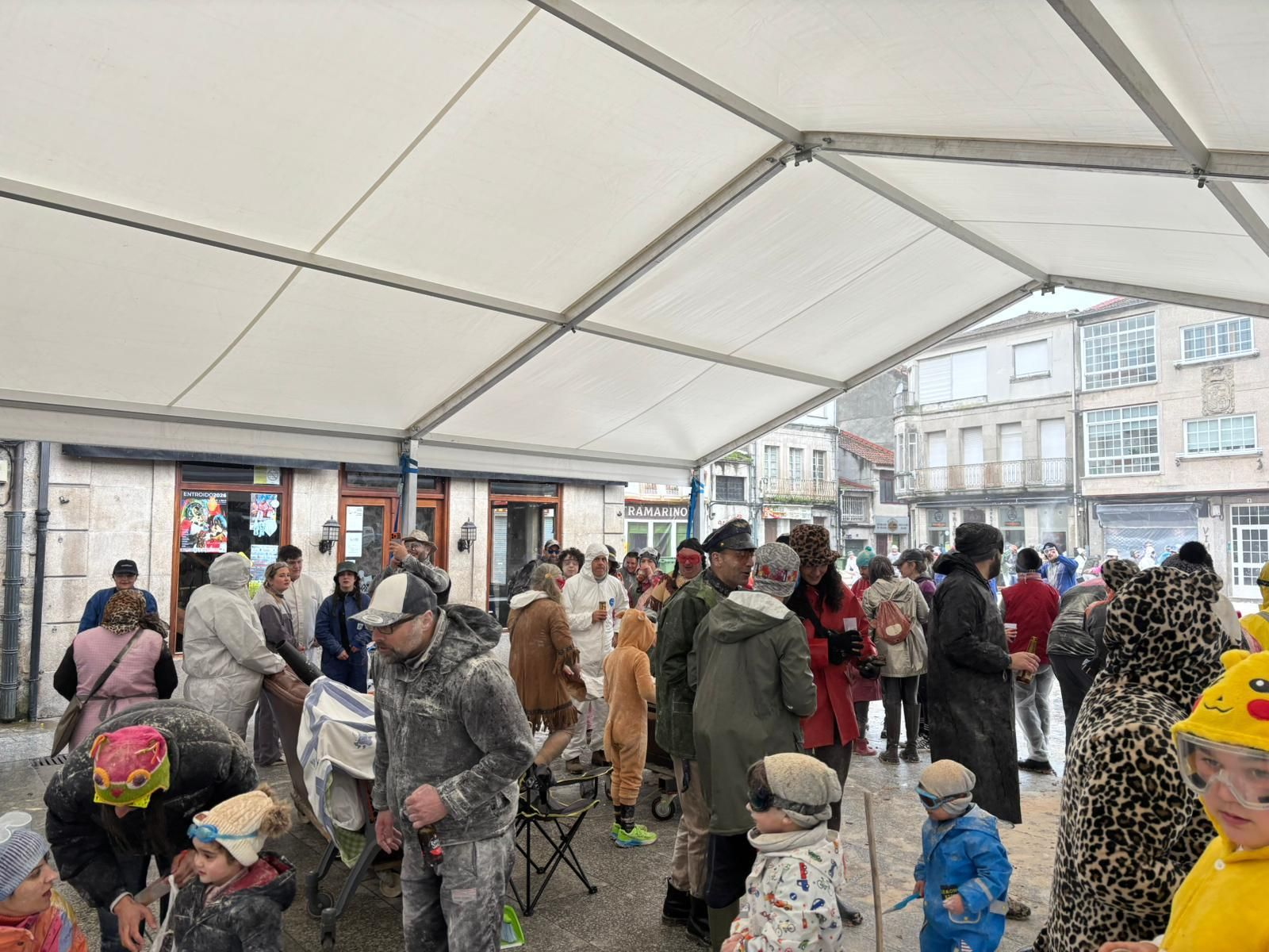 Galería | Los entroideiros conquistan Xinzo en el Domingo de Fareleiro