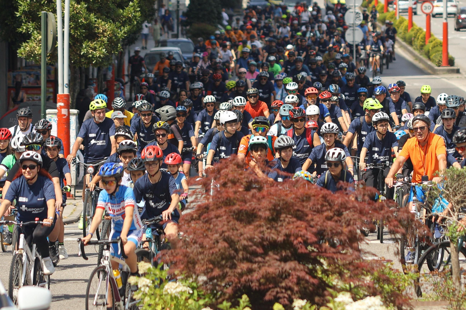 Galería | El ciclismo toma Vigo con la primera edición del Día de la Bici de Atlántico