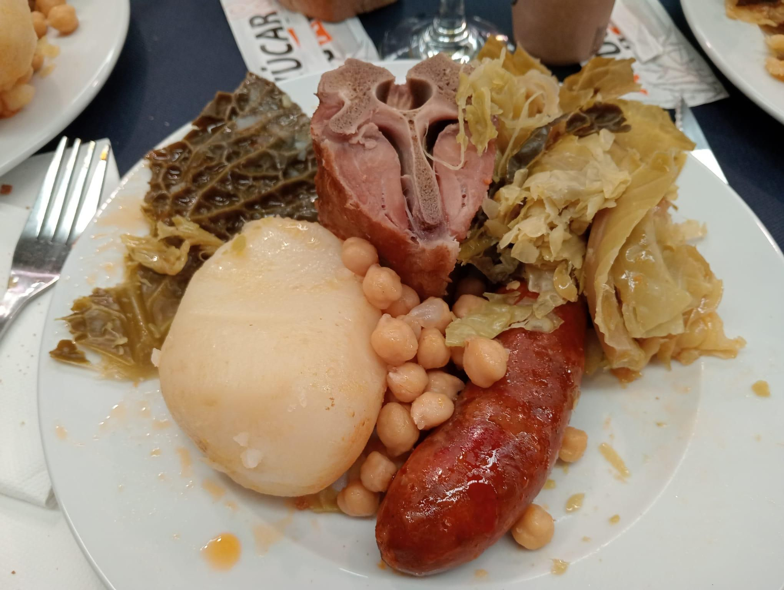 Comida de la Festa da Soá / Música, paparota y mucho colorido en Valdeorras.