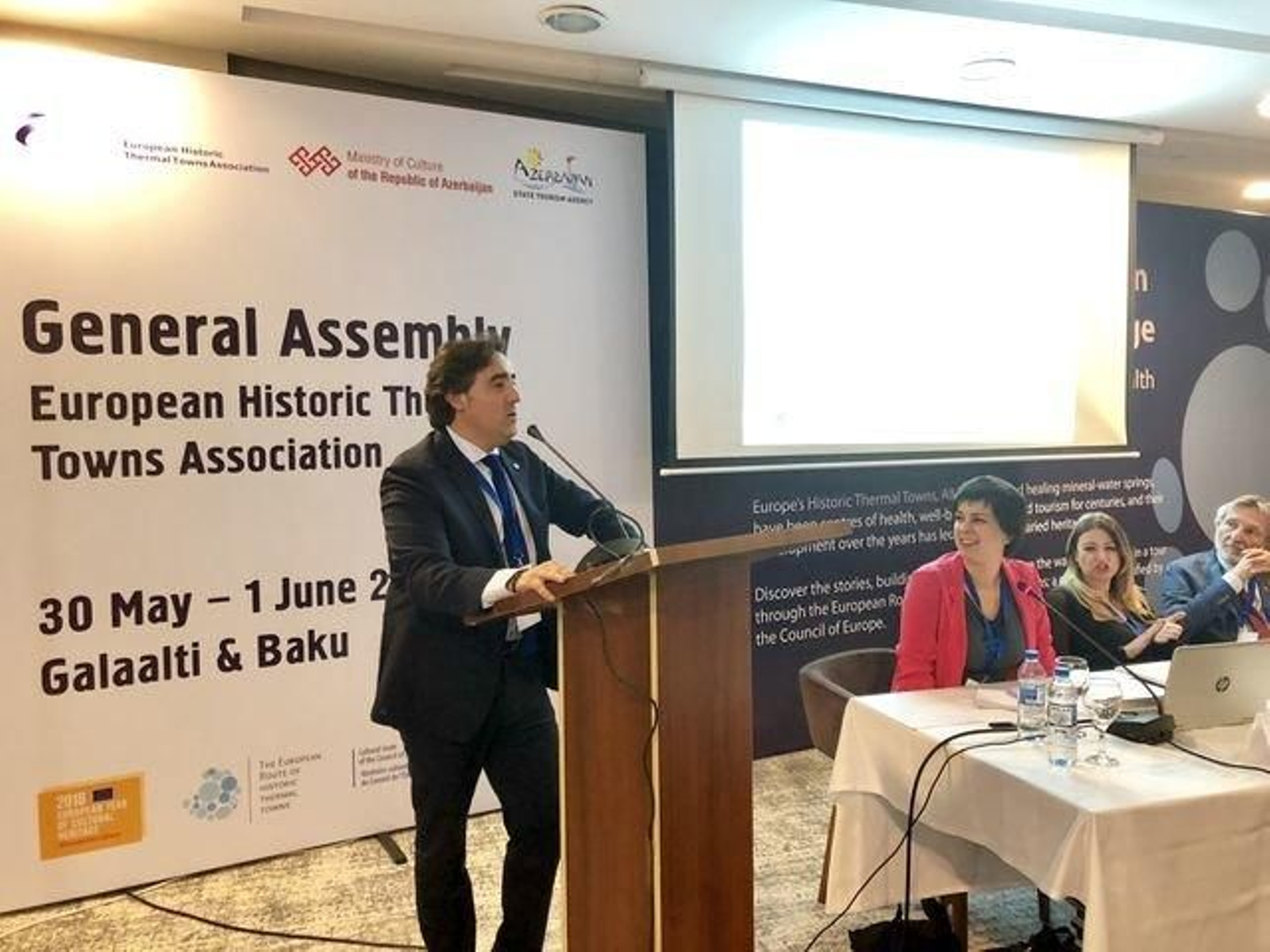 Jorge Pumar en la cumbre de ciudades termales.