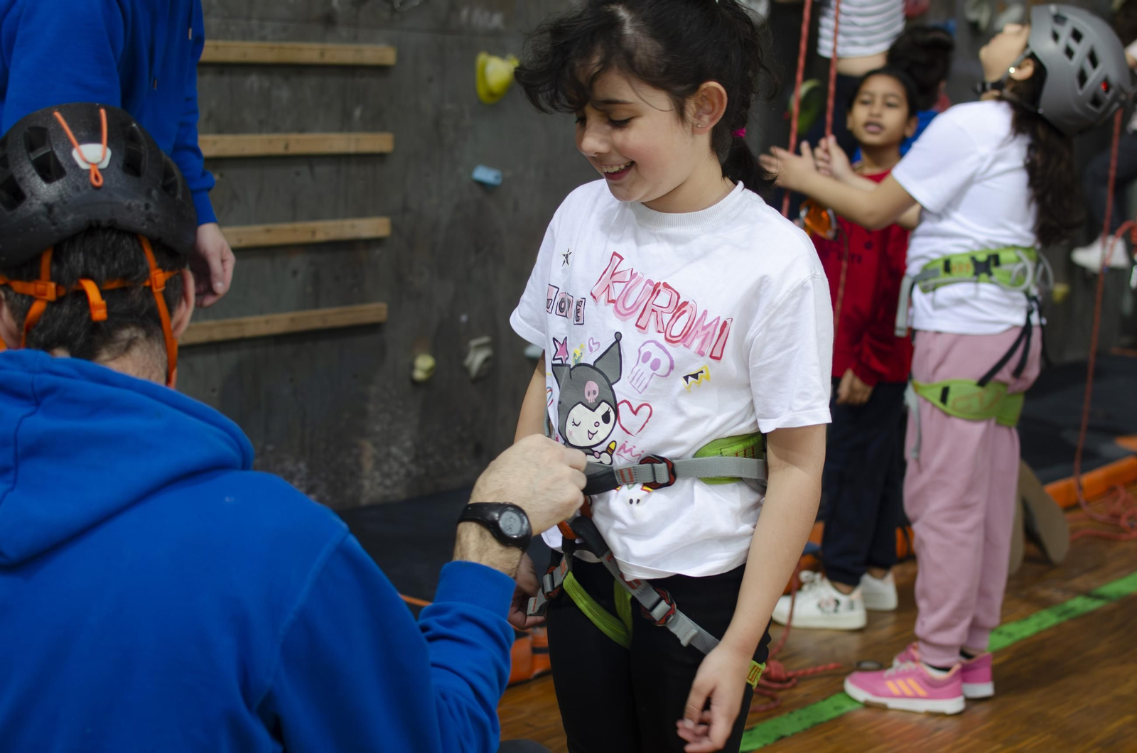 Galería | Jornada escolar de escalada en Os Remedios